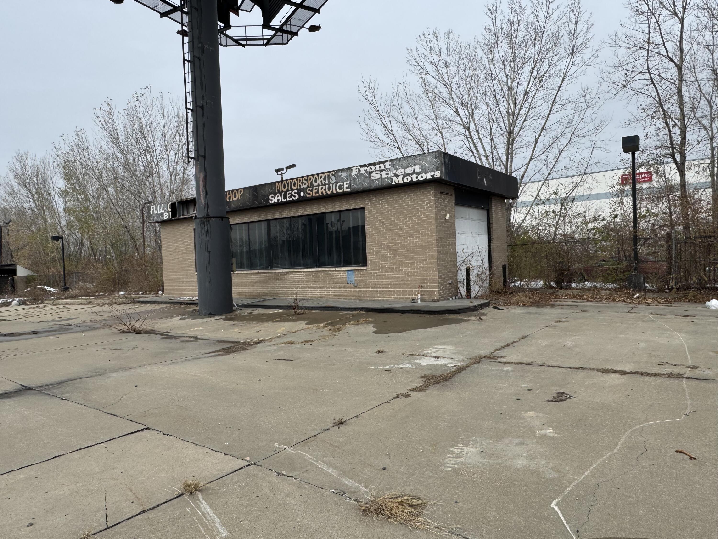 Photo 11 - Commercial Sale for sale – 6850 E Front Street  Kansas City, MO