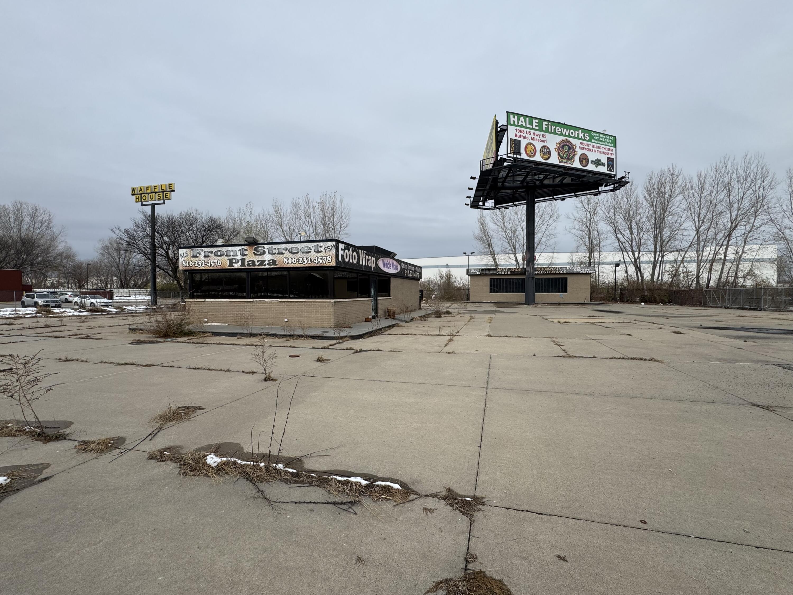Photo 22 - Commercial Sale for sale – 6850 E Front Street  Kansas City, MO
