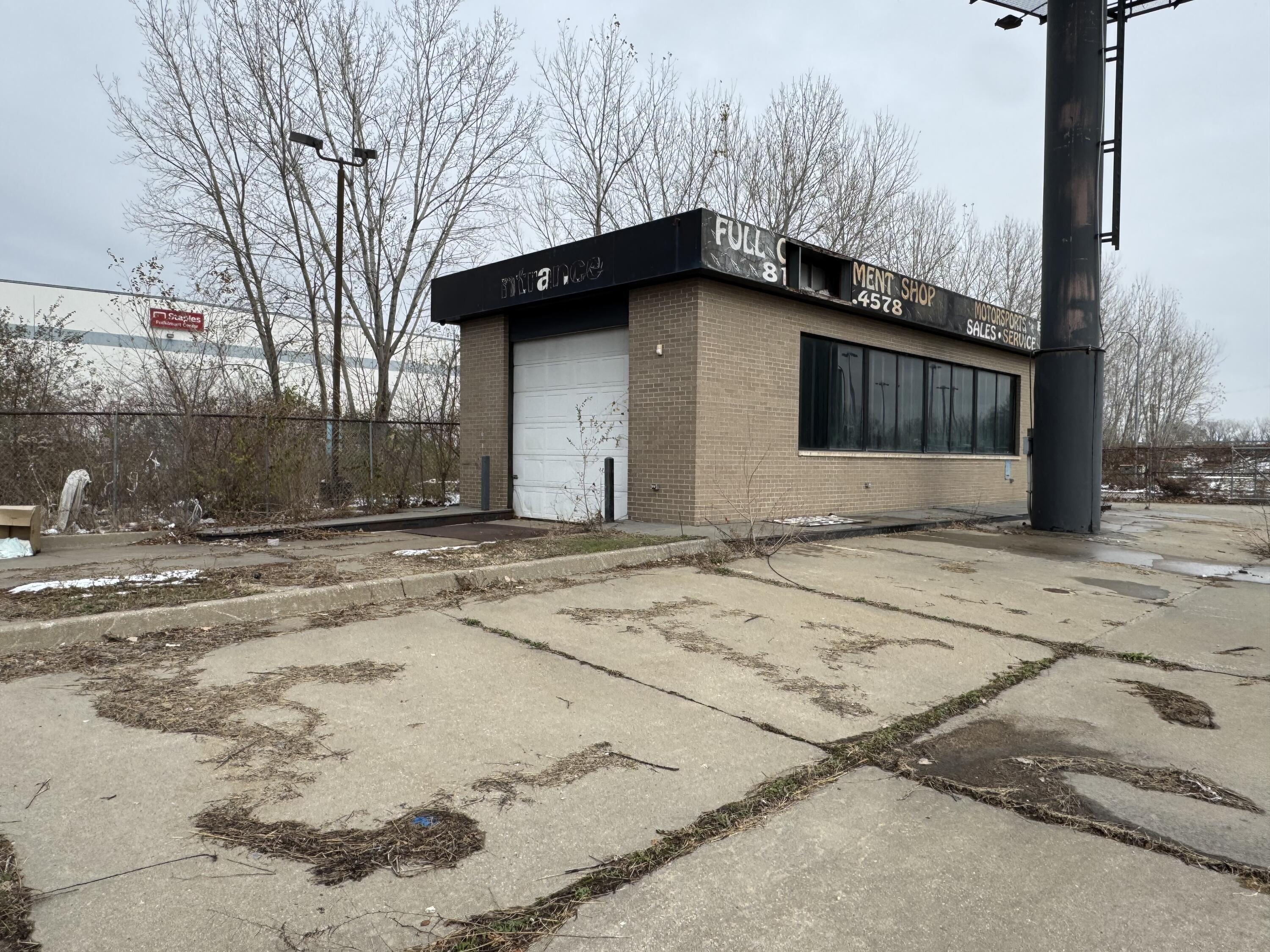 Photo 8 - Commercial Sale for sale – 6850 E Front Street  Kansas City, MO