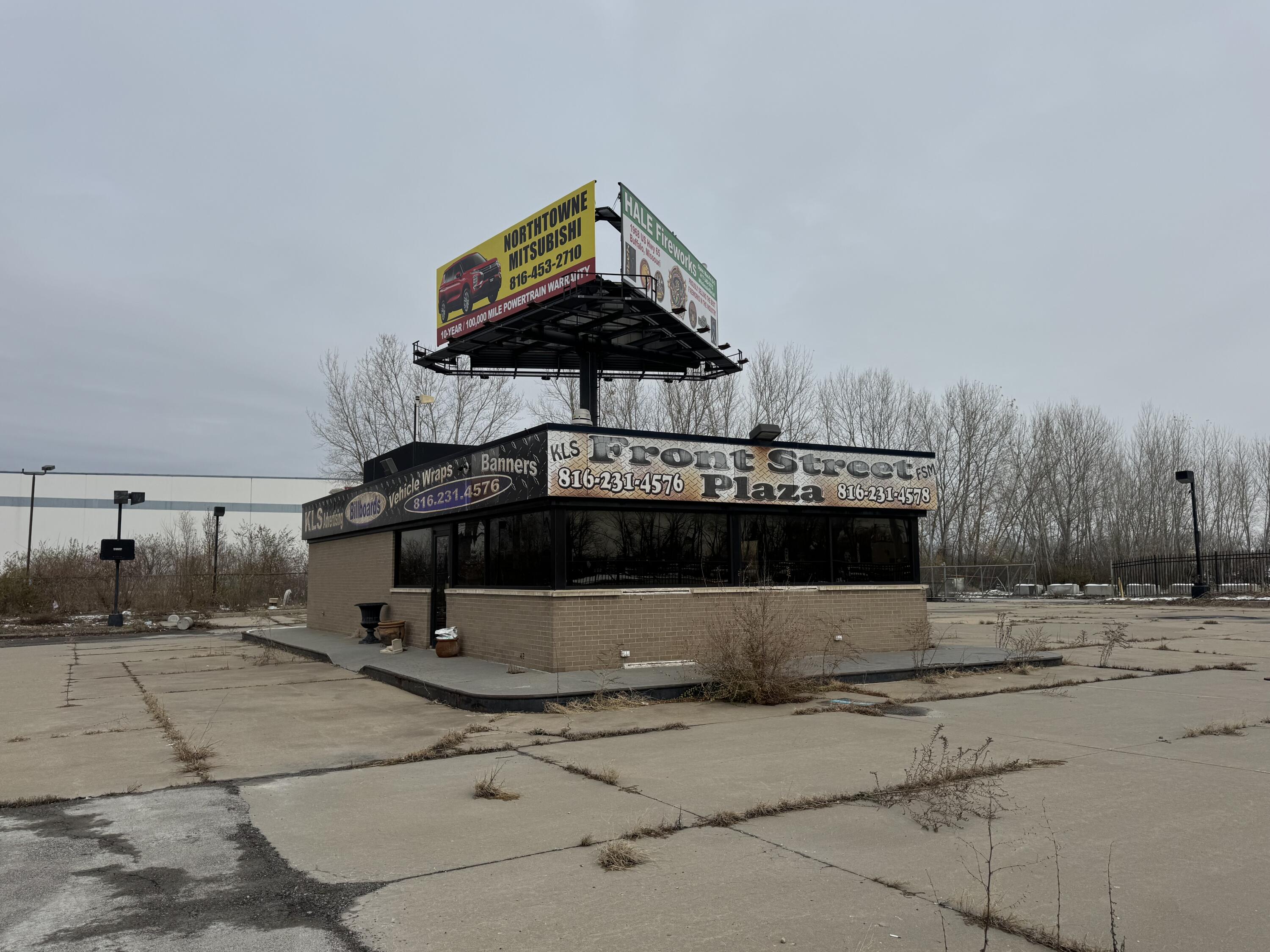 Photo 2 - Commercial Sale for sale – 6850 E Front Street  Kansas City, MO