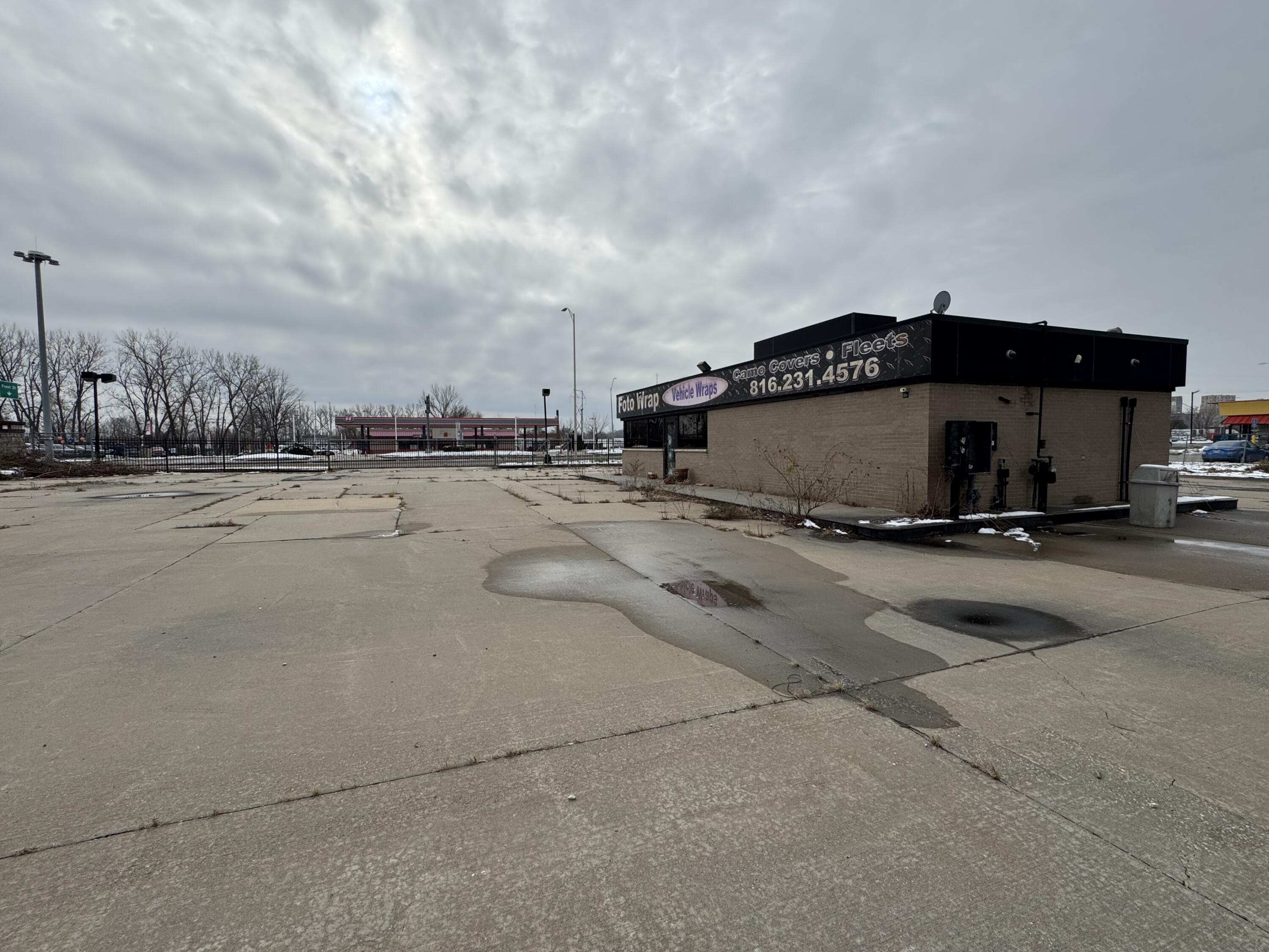 Photo 14 - Commercial Sale for sale – 6850 E Front Street  Kansas City, MO