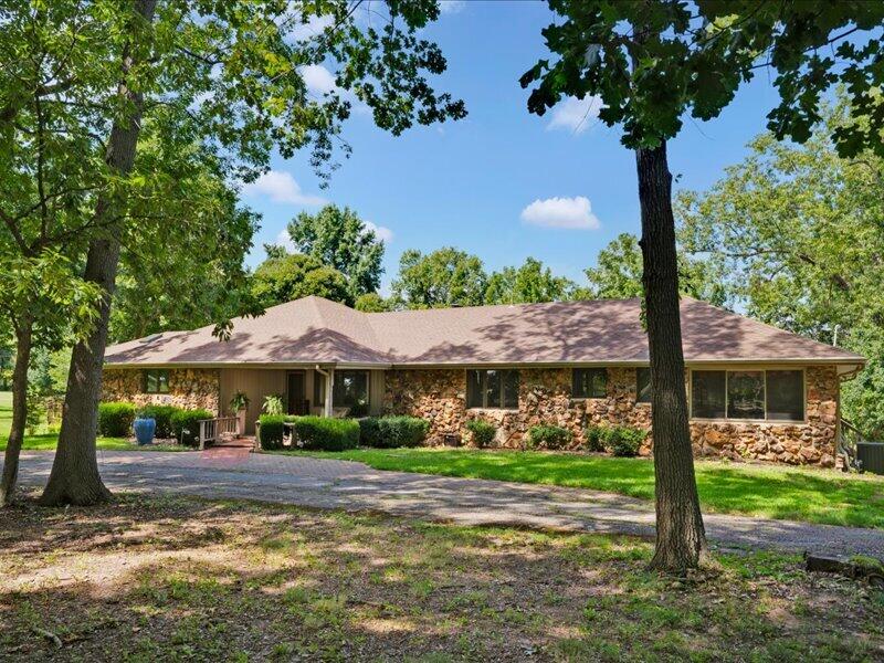 Residential for sale – 3003 W Sharon Drive  Ozark, MO