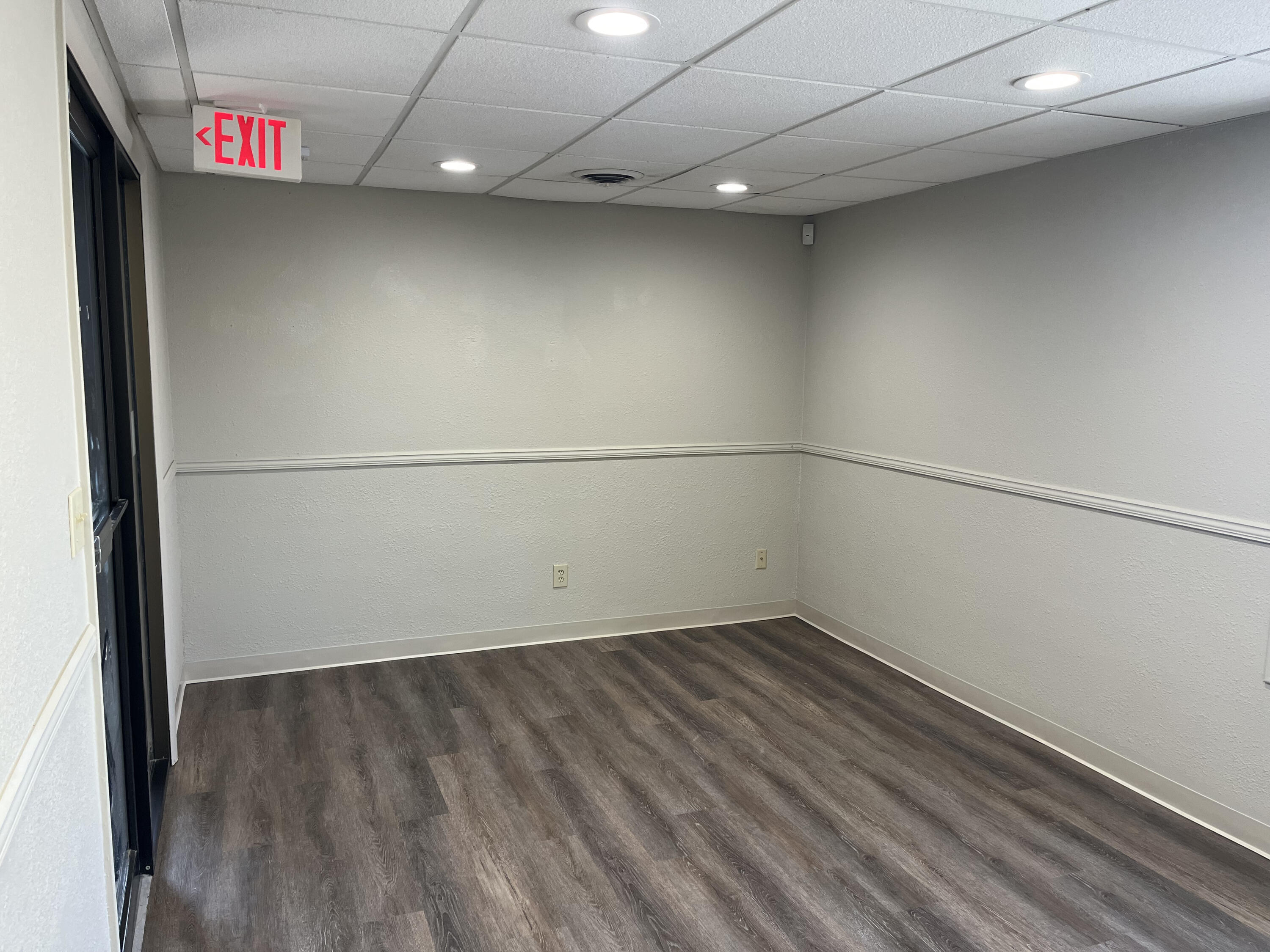 Photo 2 - Commercial Lease for sale – 1323 E Montclair Street  Springfield, MO