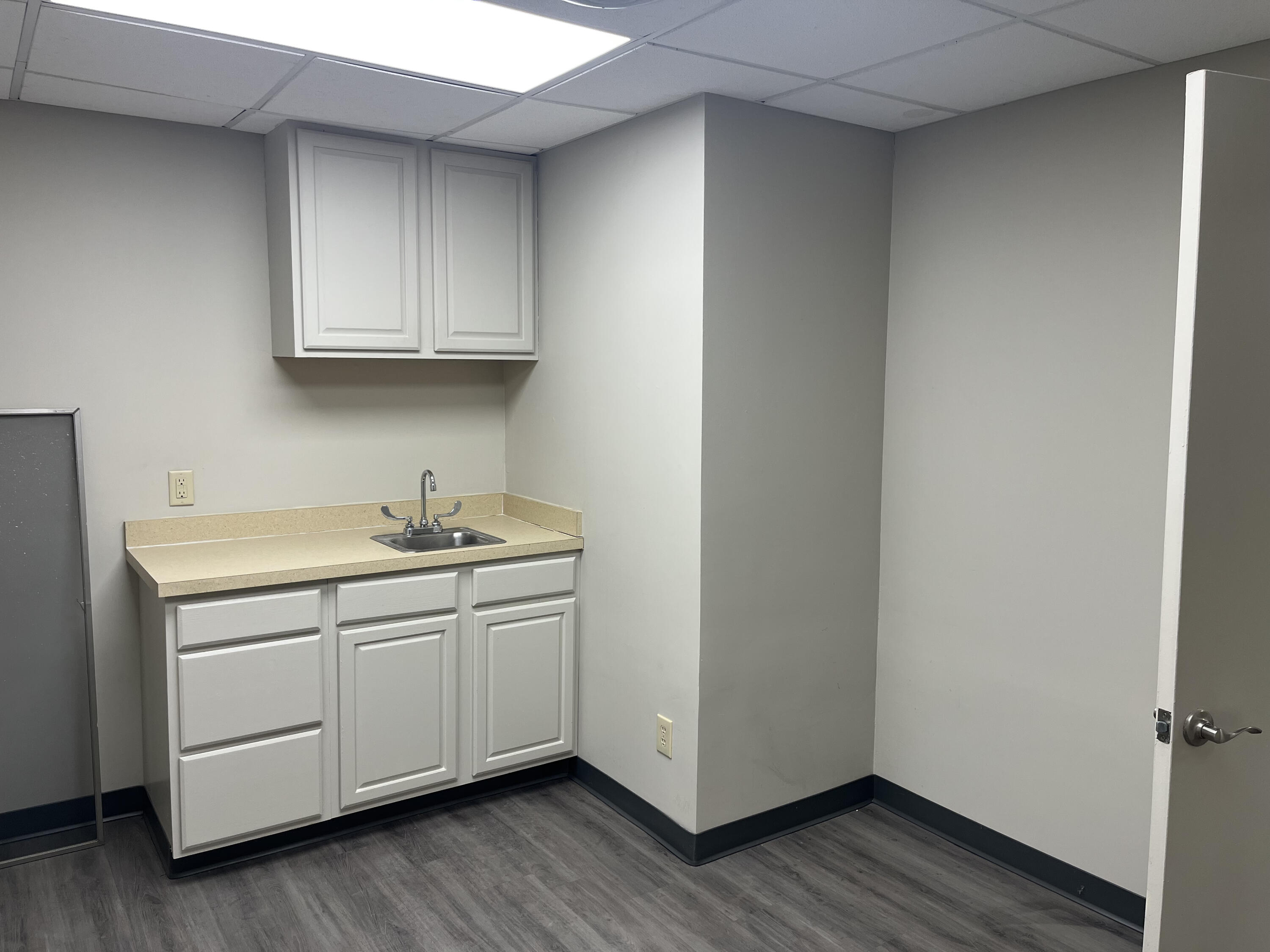 Photo 8 - Commercial Lease for sale – 1323 E Montclair Street  Springfield, MO