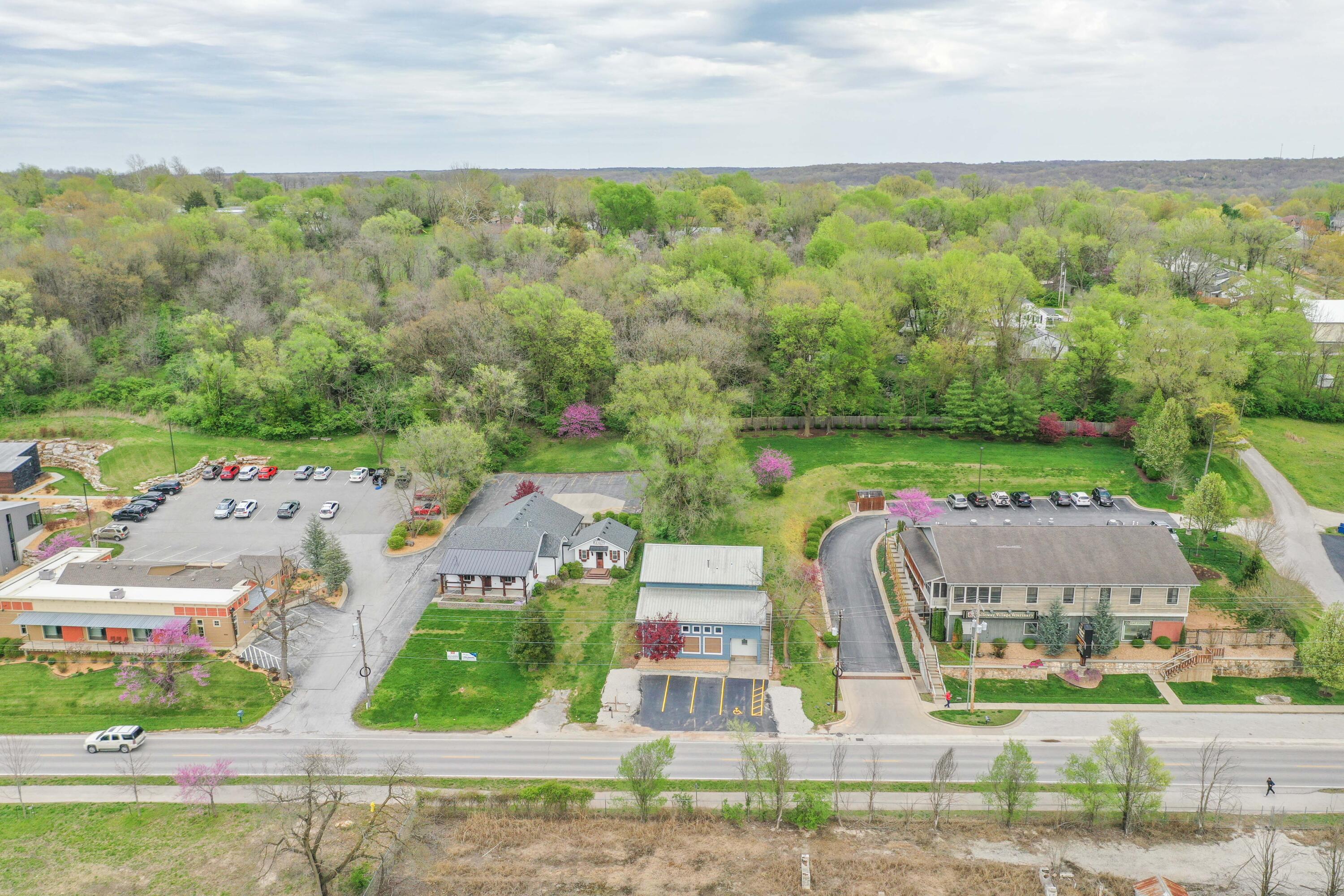 Photo 7 - Commercial Sale for sale – 4114 S Lone Pine Avenue  Springfield, MO
