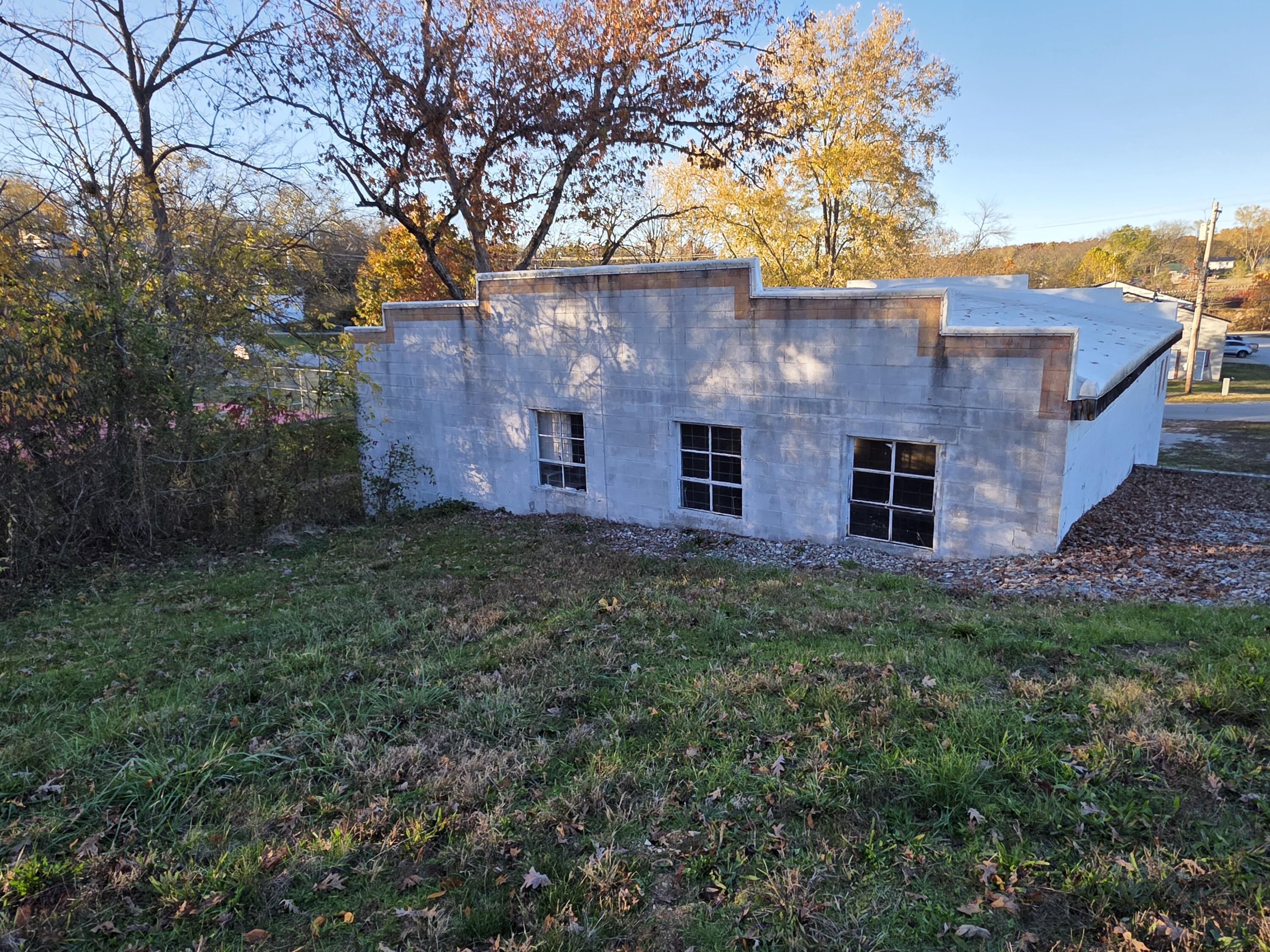 Photo 9 - Commercial Sale for sale – 520 E Main Street Street  Houston, MO