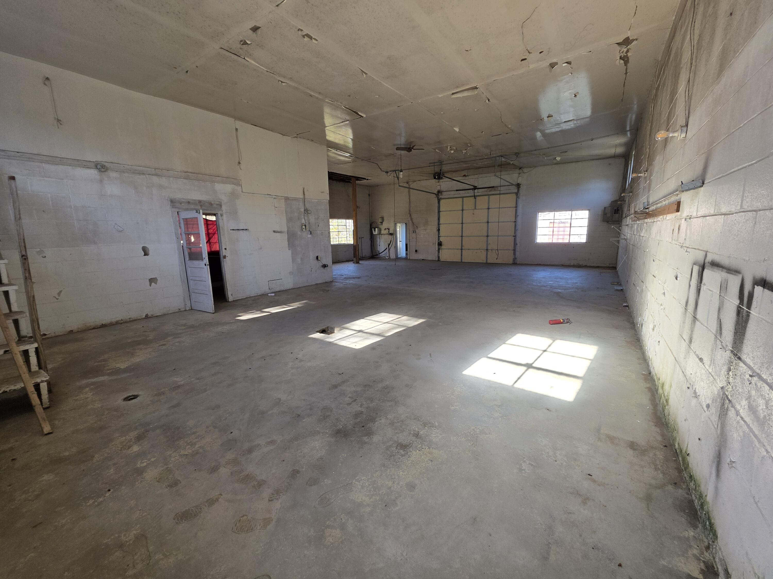 Photo 5 - Commercial Sale for sale – 520 E Main Street Street  Houston, MO