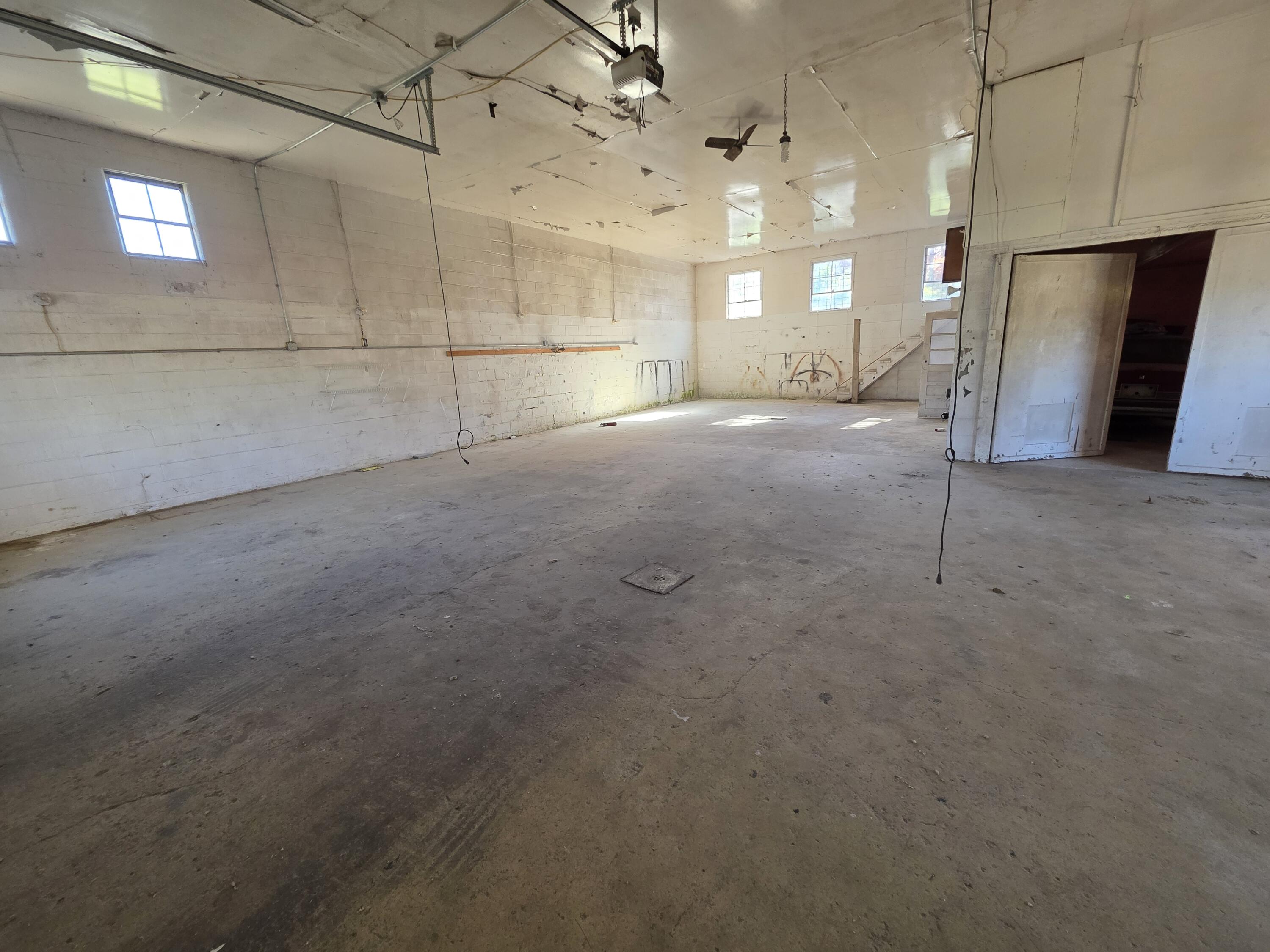 Photo 4 - Commercial Sale for sale – 520 E Main Street Street  Houston, MO