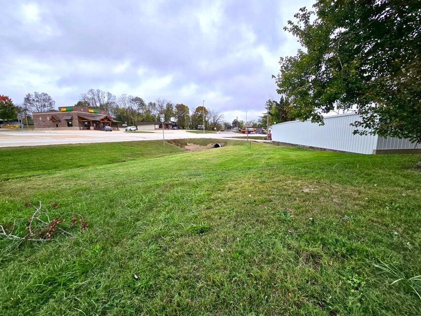 Photo 4 - Commercial Sale for sale – 820 S Sam Houston Boulevard  Houston, MO