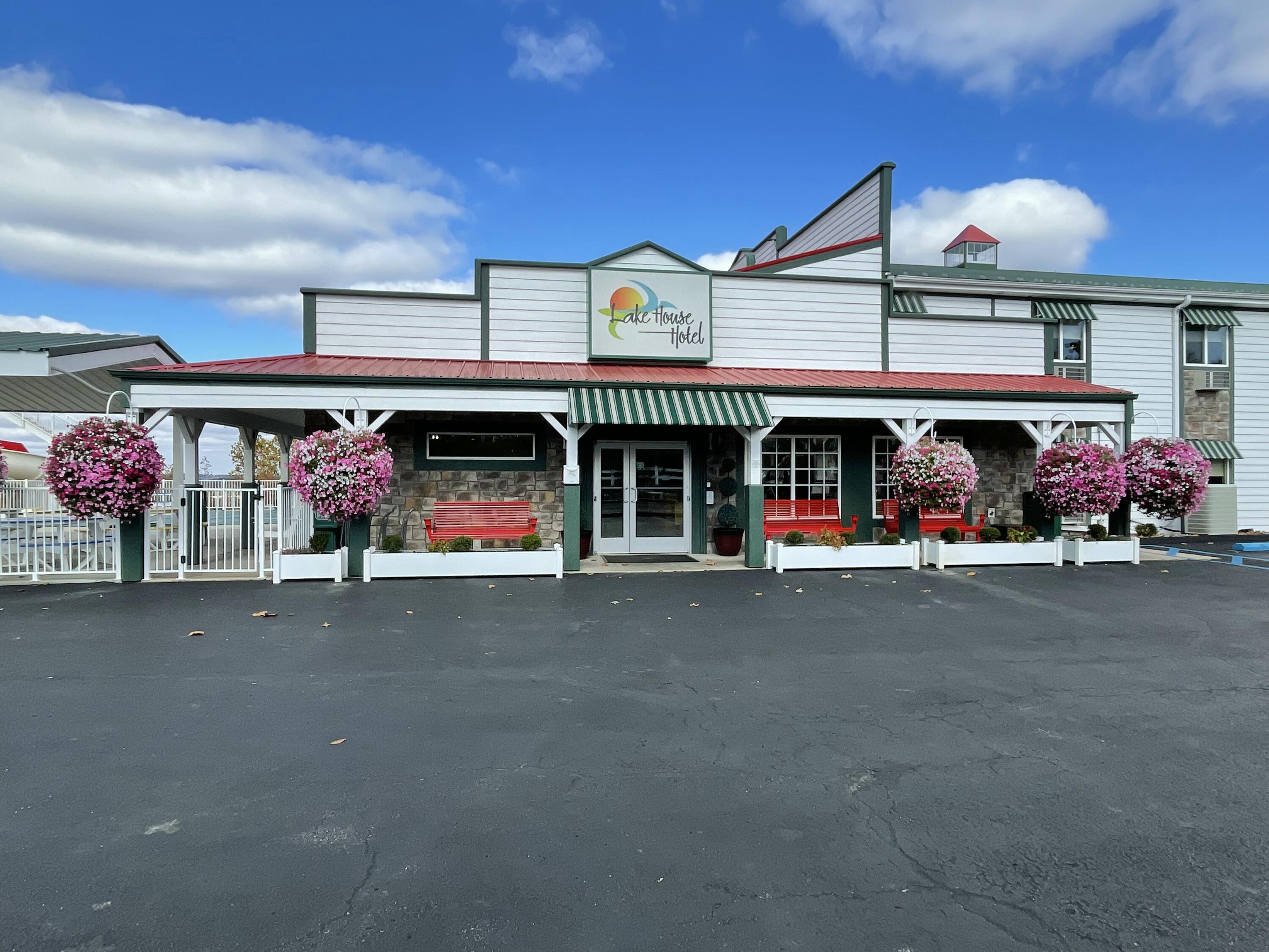 Photo 16 - Commercial Sale for sale – 3518  Osage Beach Pkwy Parkway  Osage Beach, MO
