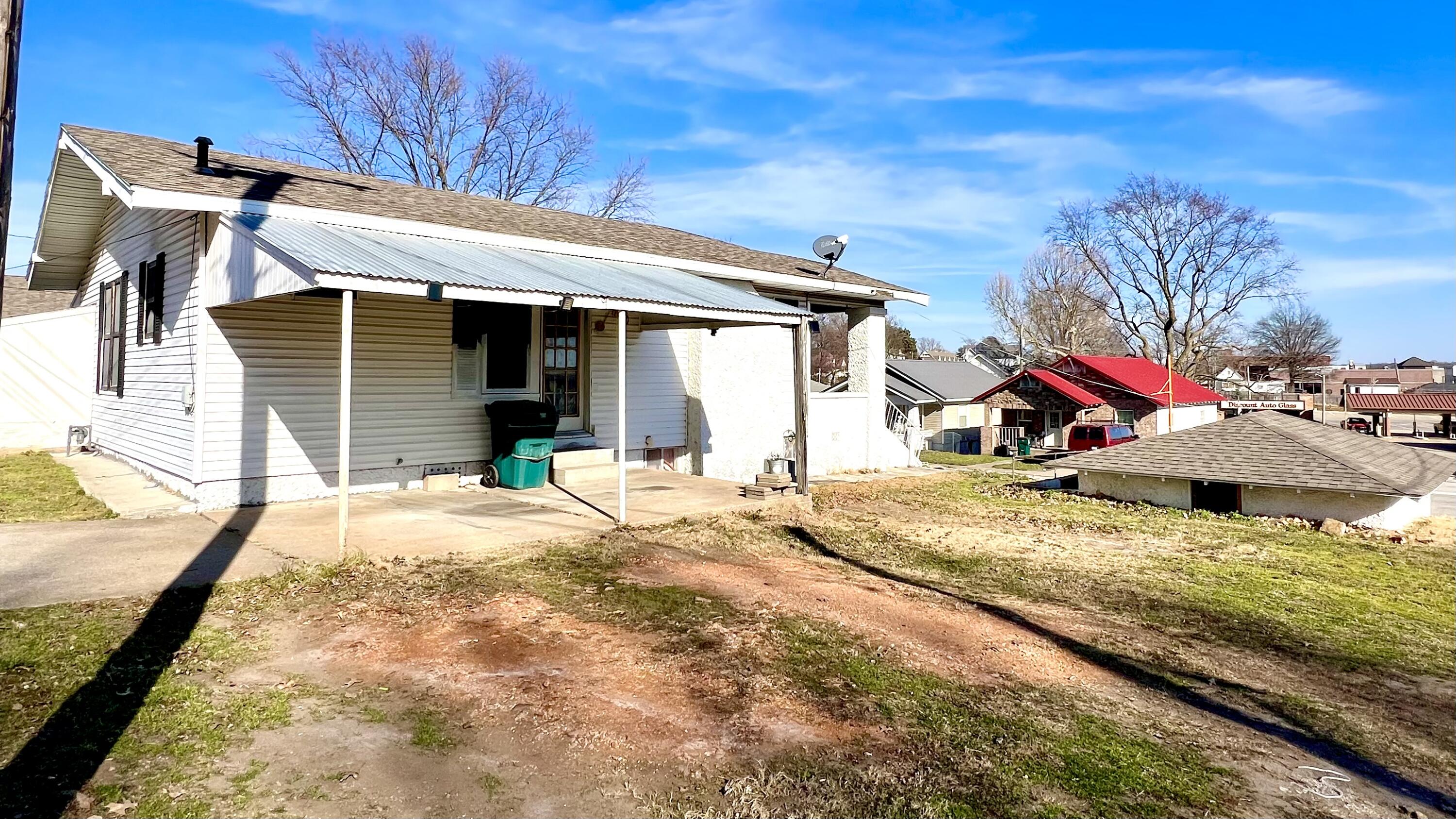 Photo 5 - Residential for sale – 212 N Central Avenue  Monett, MO