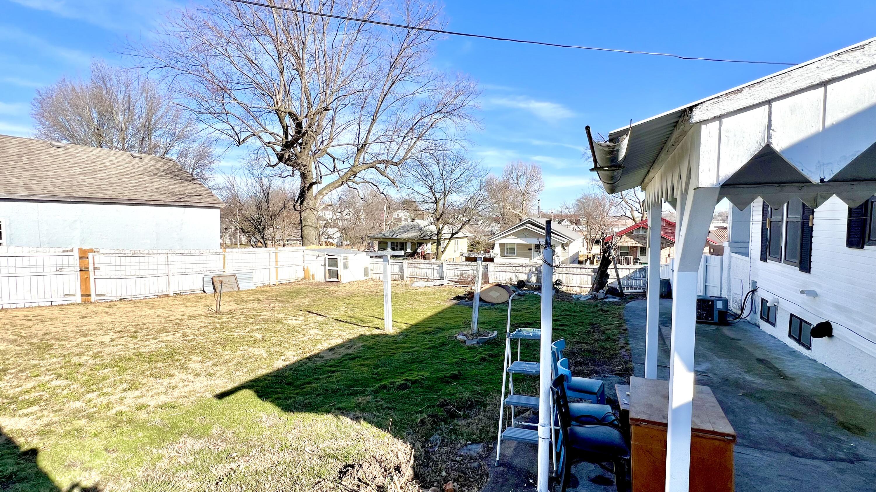 Photo 4 - Residential for sale – 212 N Central Avenue  Monett, MO