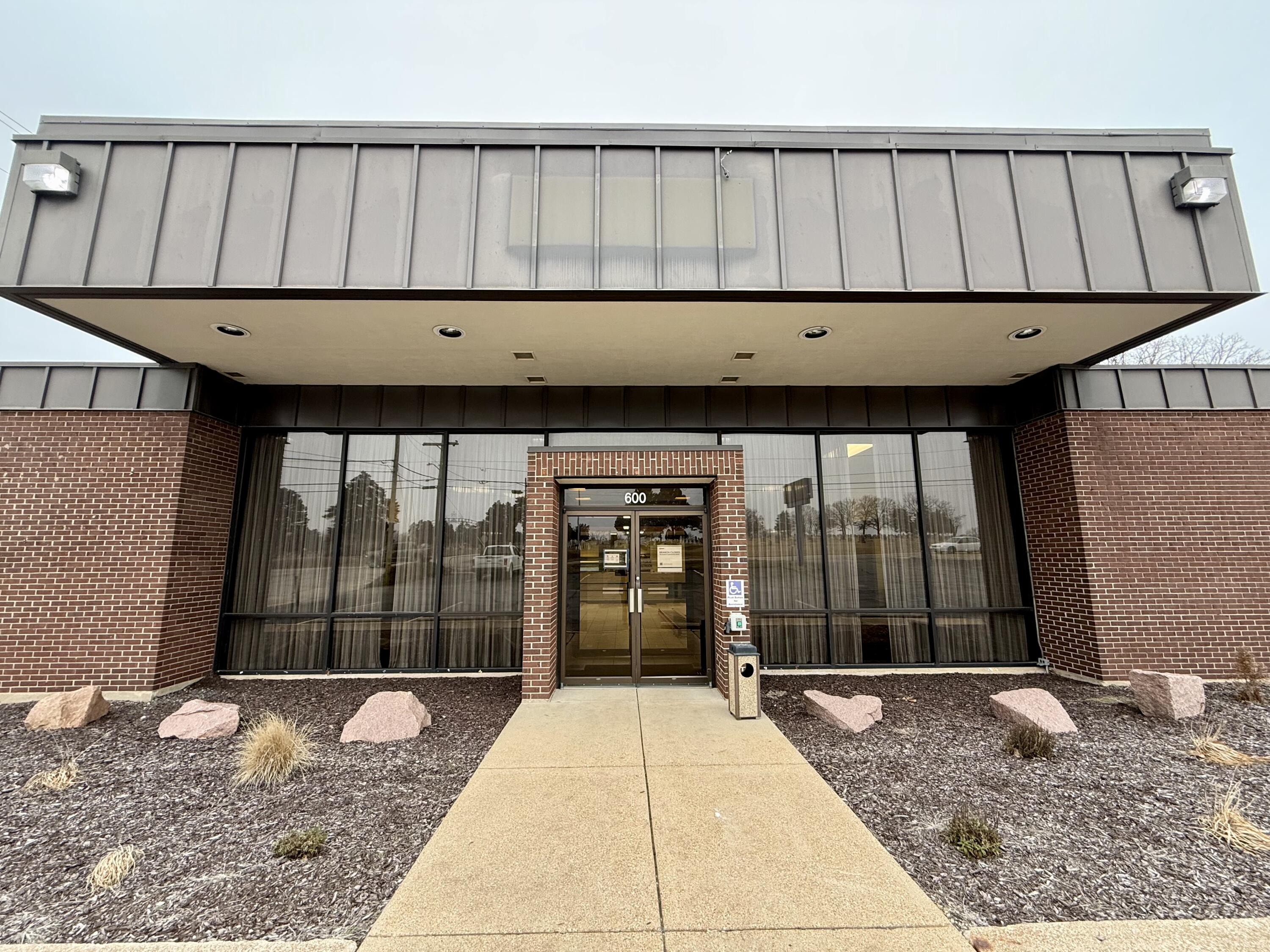 Photo 2 - Commercial Sale for sale – 600 E Highway 32   Salem, MO