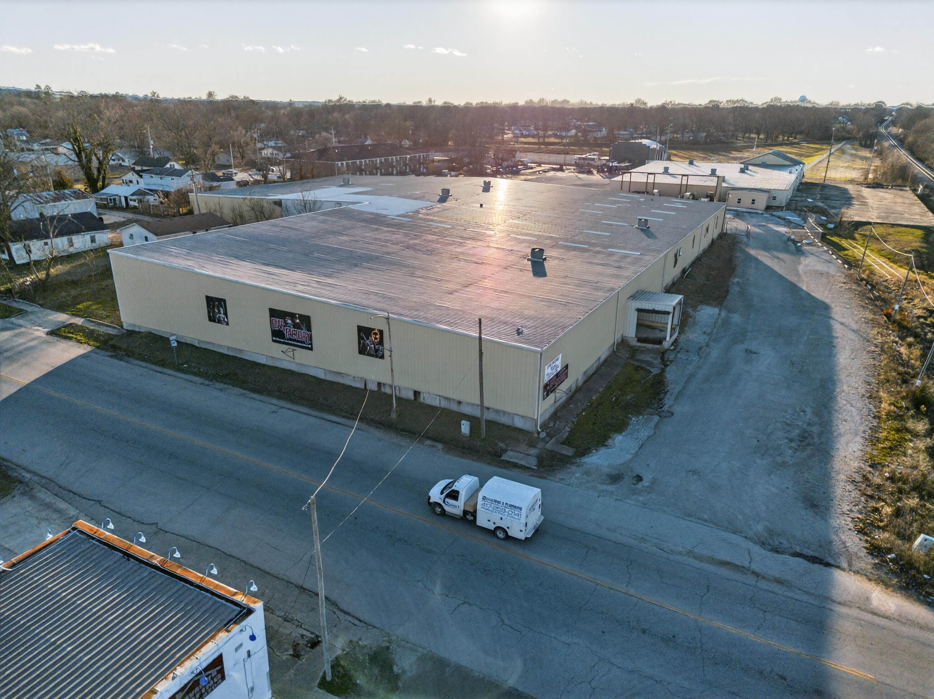 Photo 4 - Commercial Sale for sale – 102 W Front Street  Mountain Grove, MO