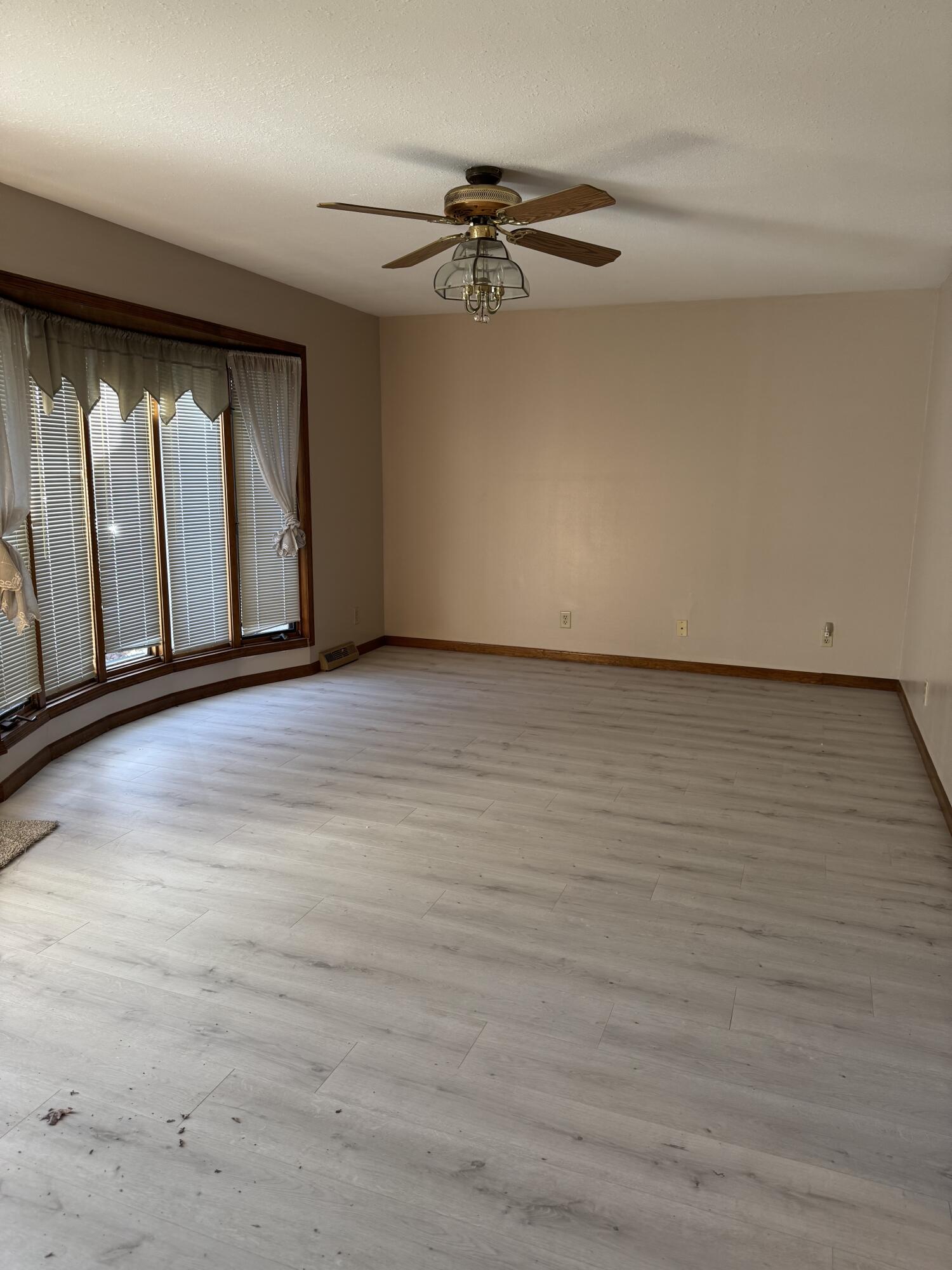 Photo 4 - Residential for sale – 1305 S Jefferson Avenue  Aurora, MO