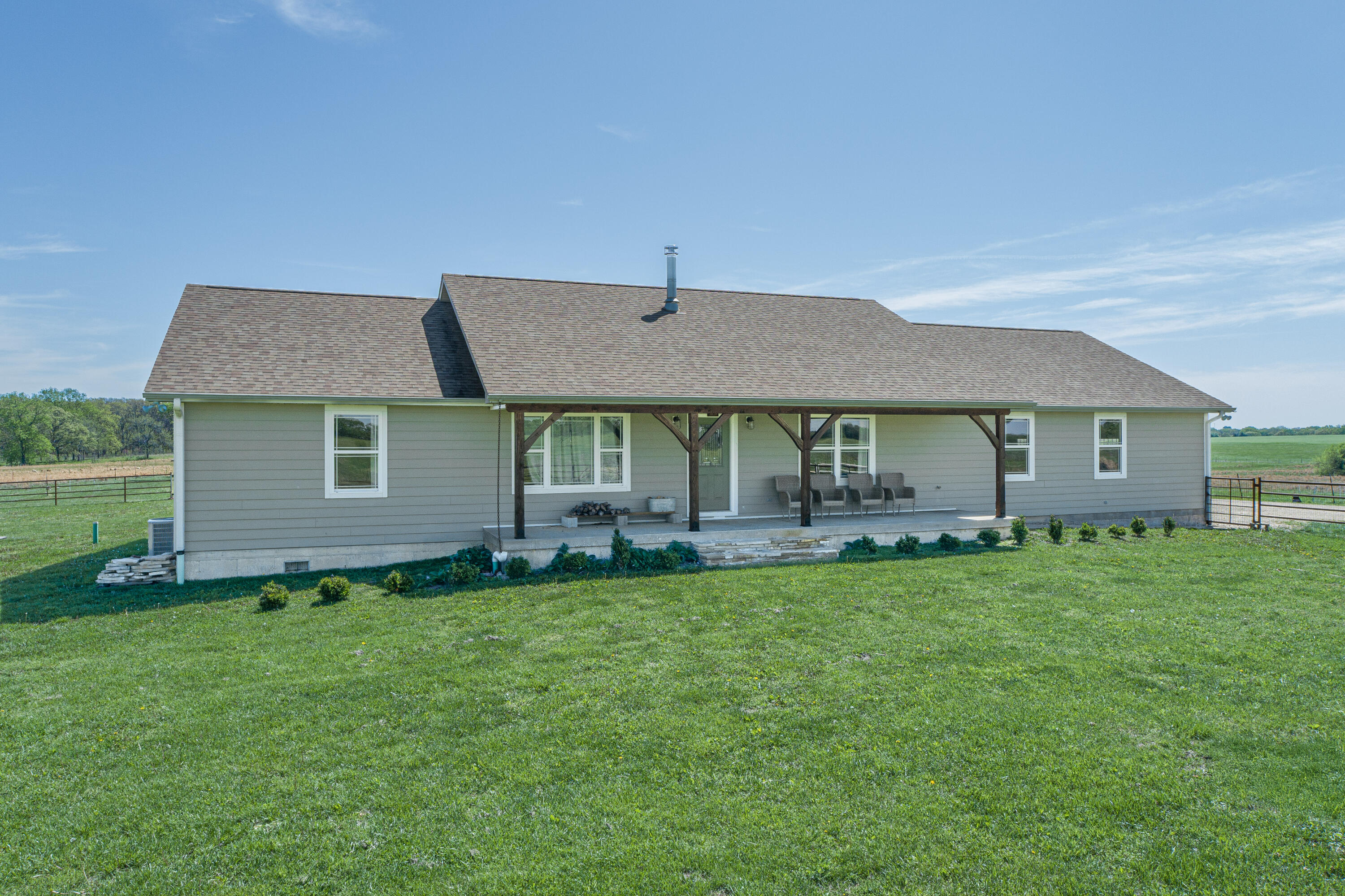 Photo 4 - Farm for sale – 15959  County Road 121   Weaubleau, MO