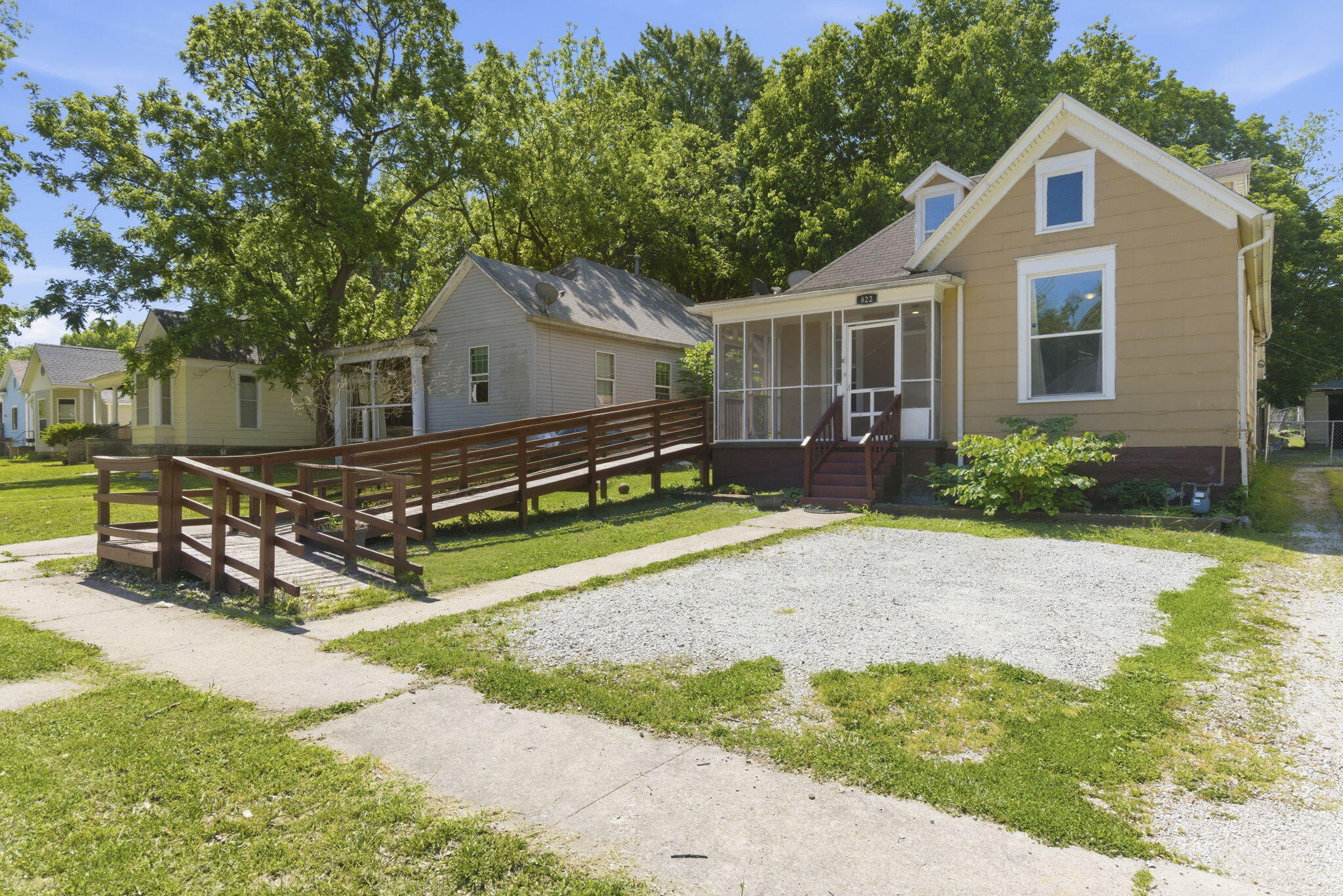 Photo 2 - Residential for sale – 822 W Scott Street  Springfield, MO