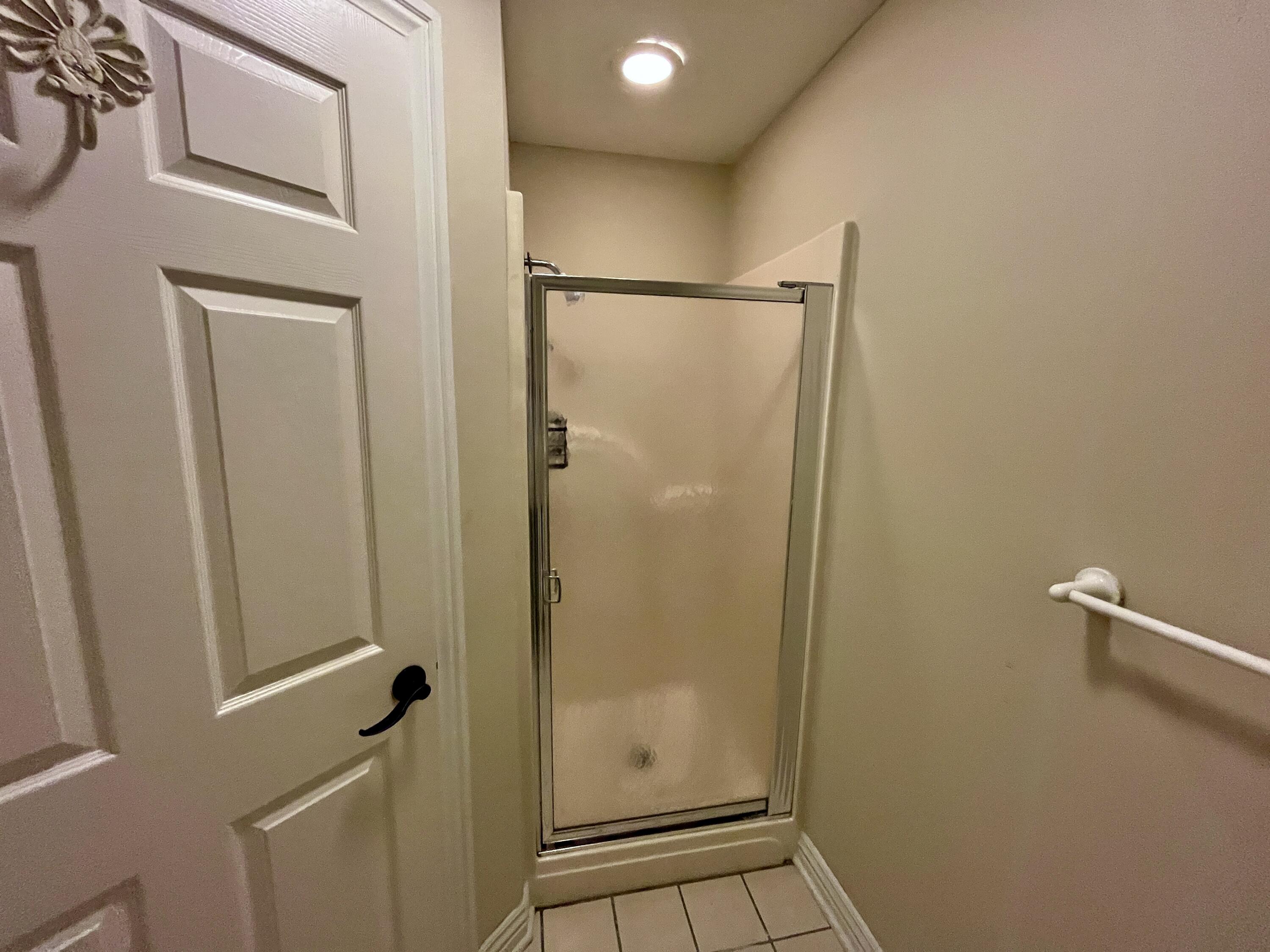 Photo 10 - Residential for sale – 120  Oxford Court  Branson, MO