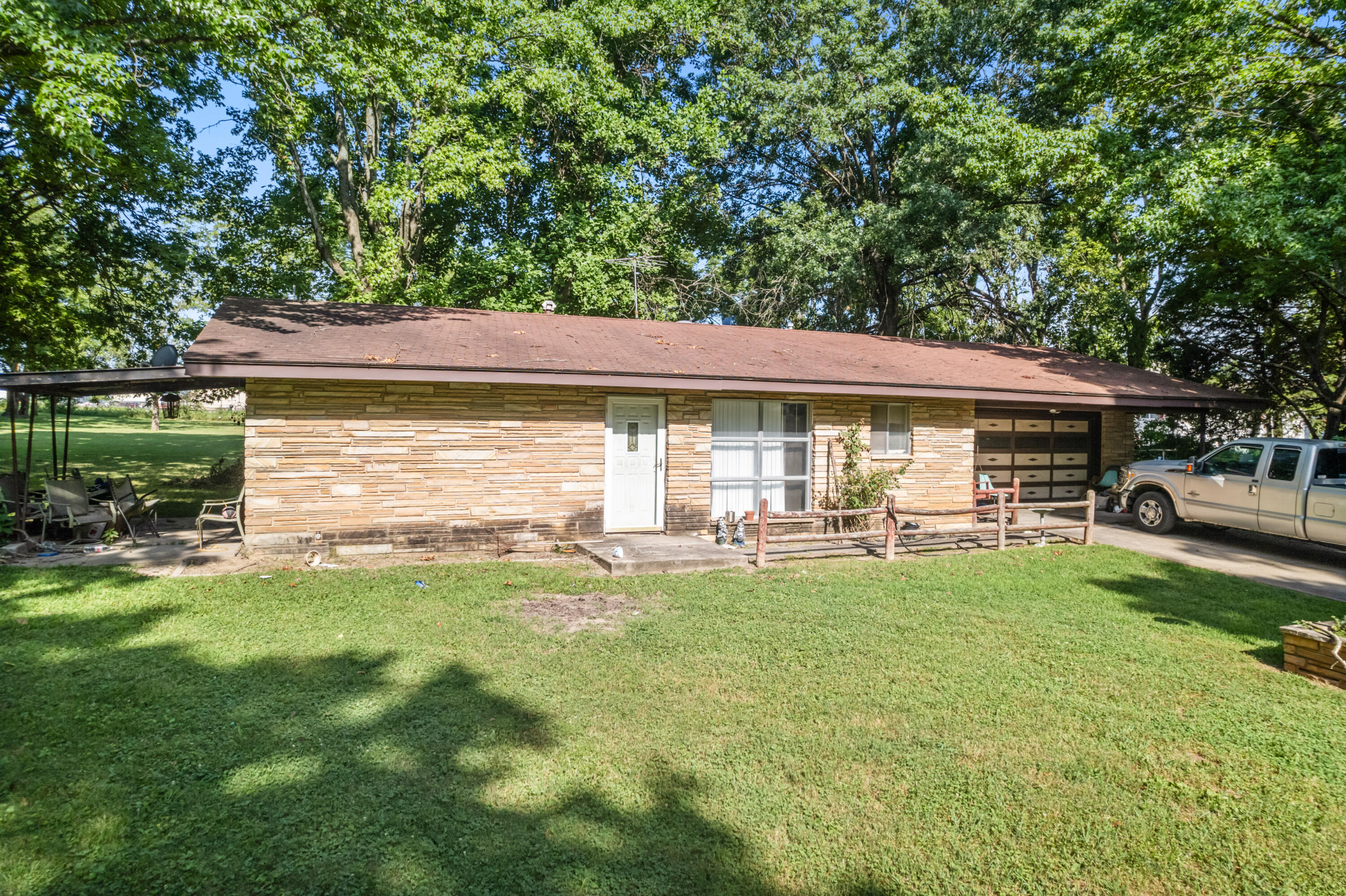 Residential for sale – 1721 N Pine Street  Nixa, MO