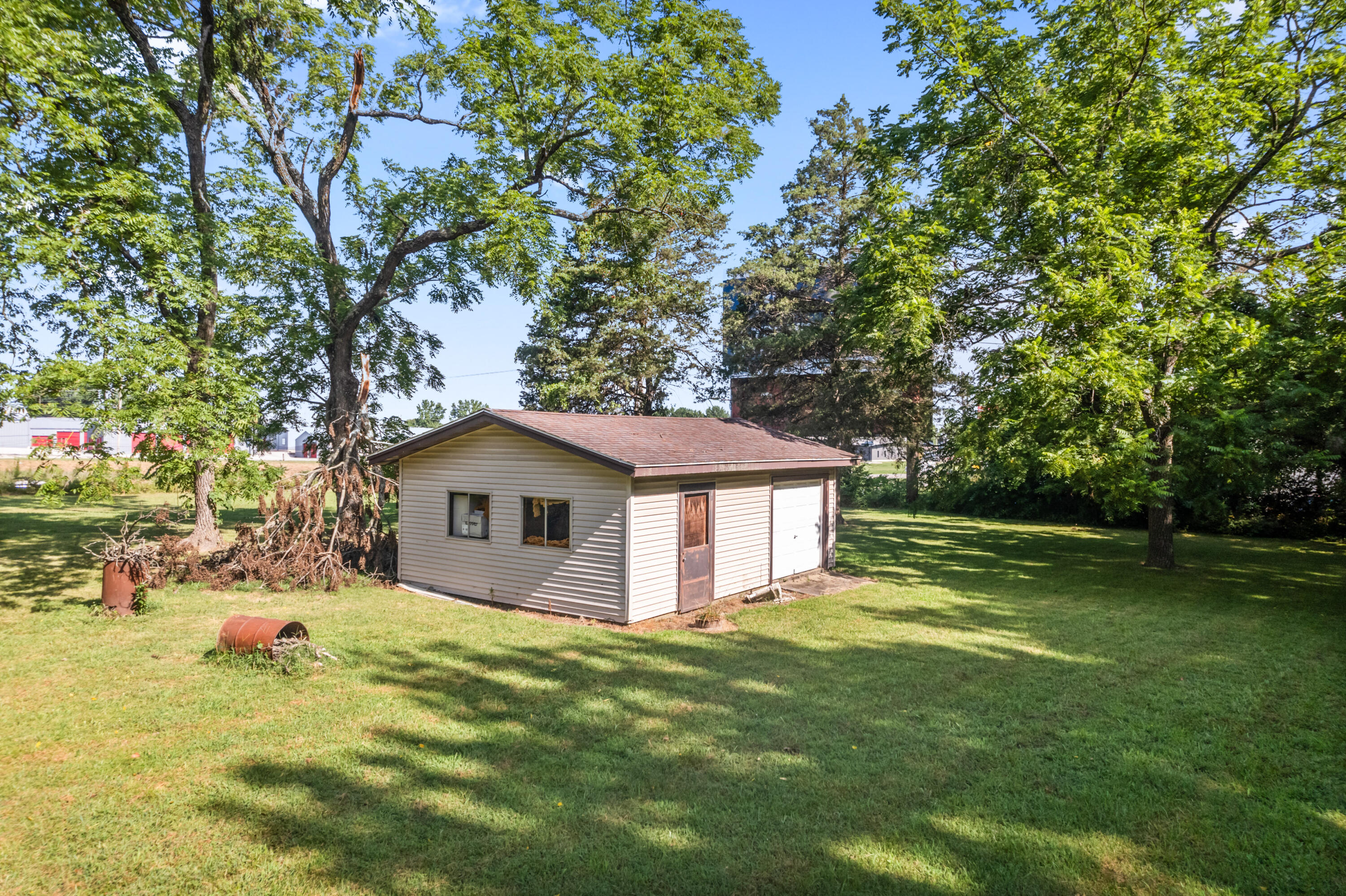 Photo 3 - Residential for sale – 1721 N Pine Street  Nixa, MO