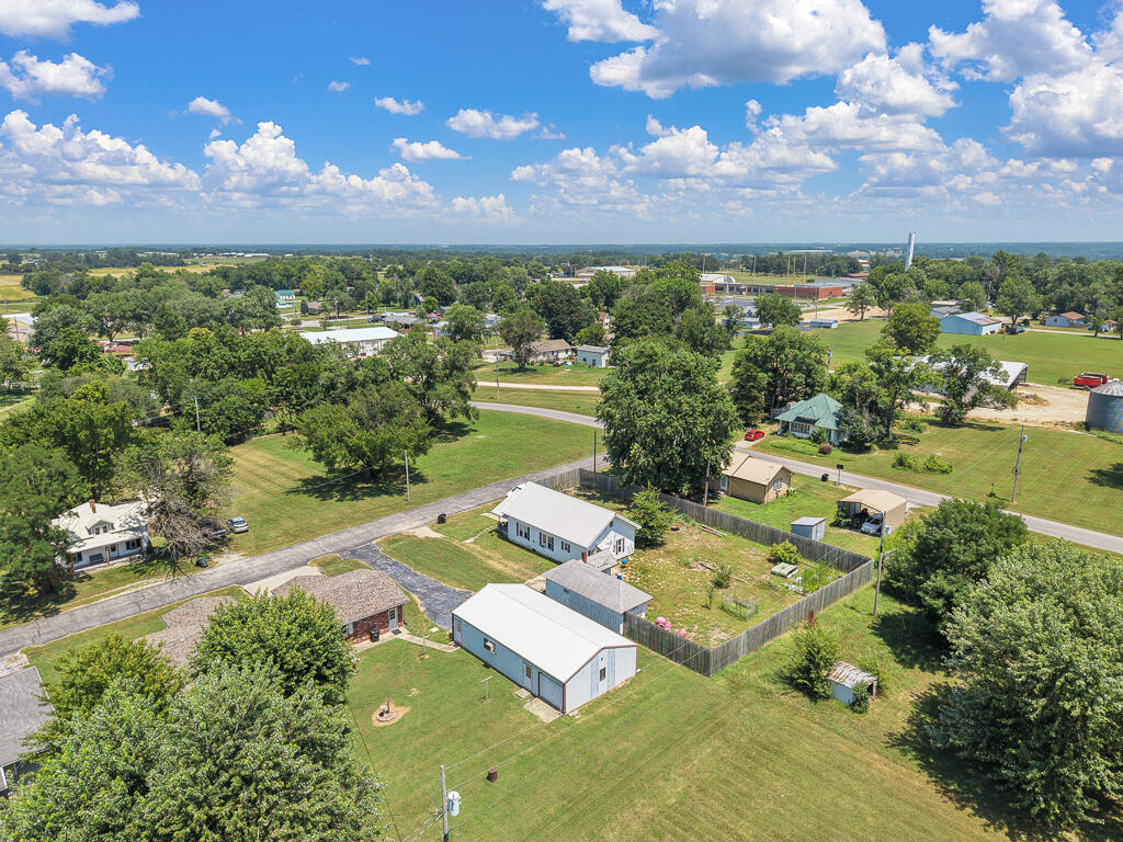 Photo 9 - Residential for sale – 310  East Carnes Street   Wheaton, MO