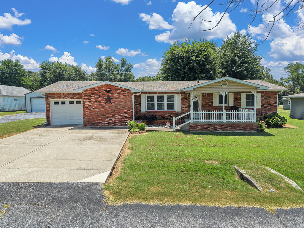 Photo 3 - Residential for sale – 310  East Carnes Street   Wheaton, MO