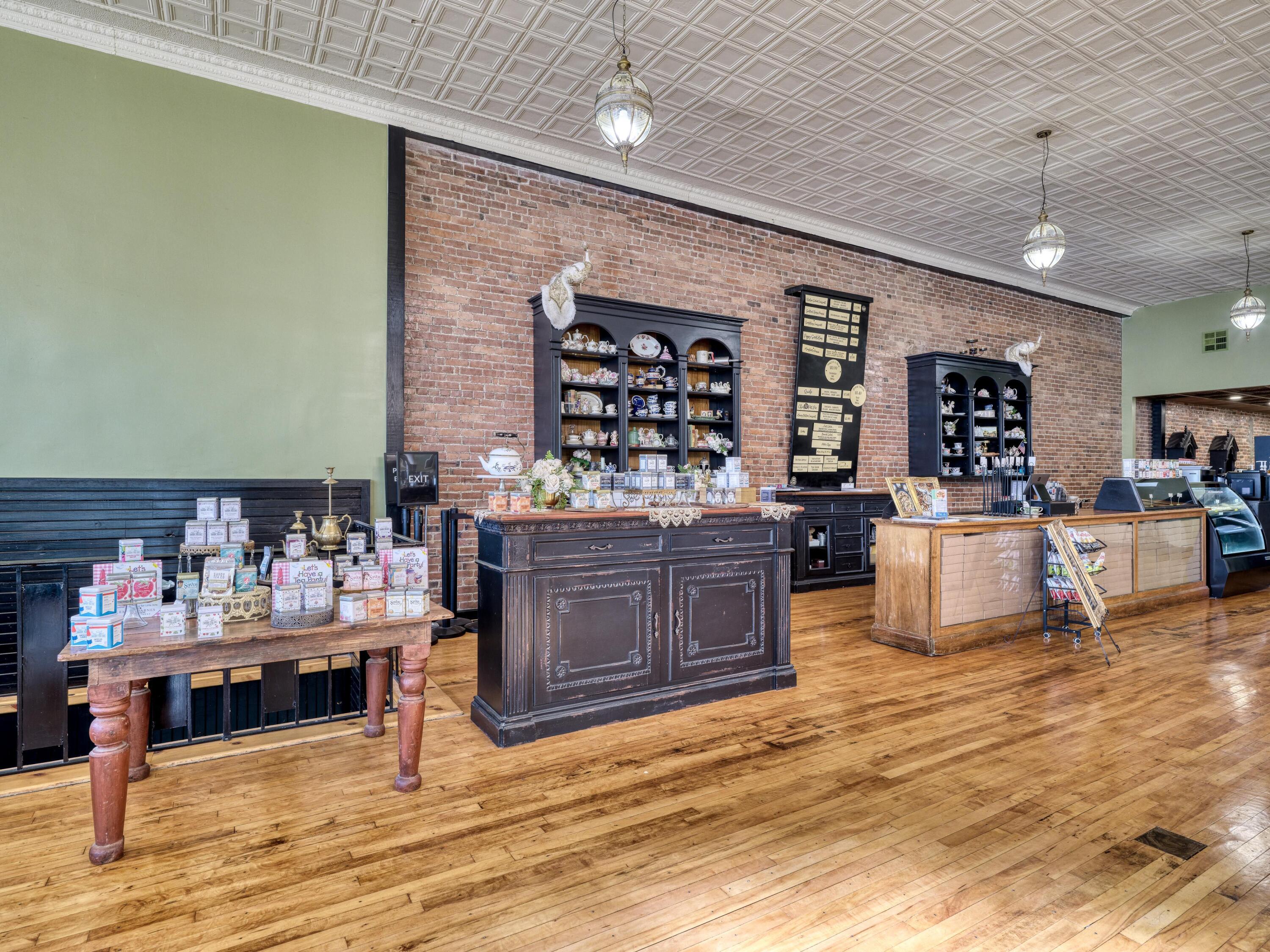 Photo 11 - Commercial Sale for sale – 331 S Main Street  Carthage, MO