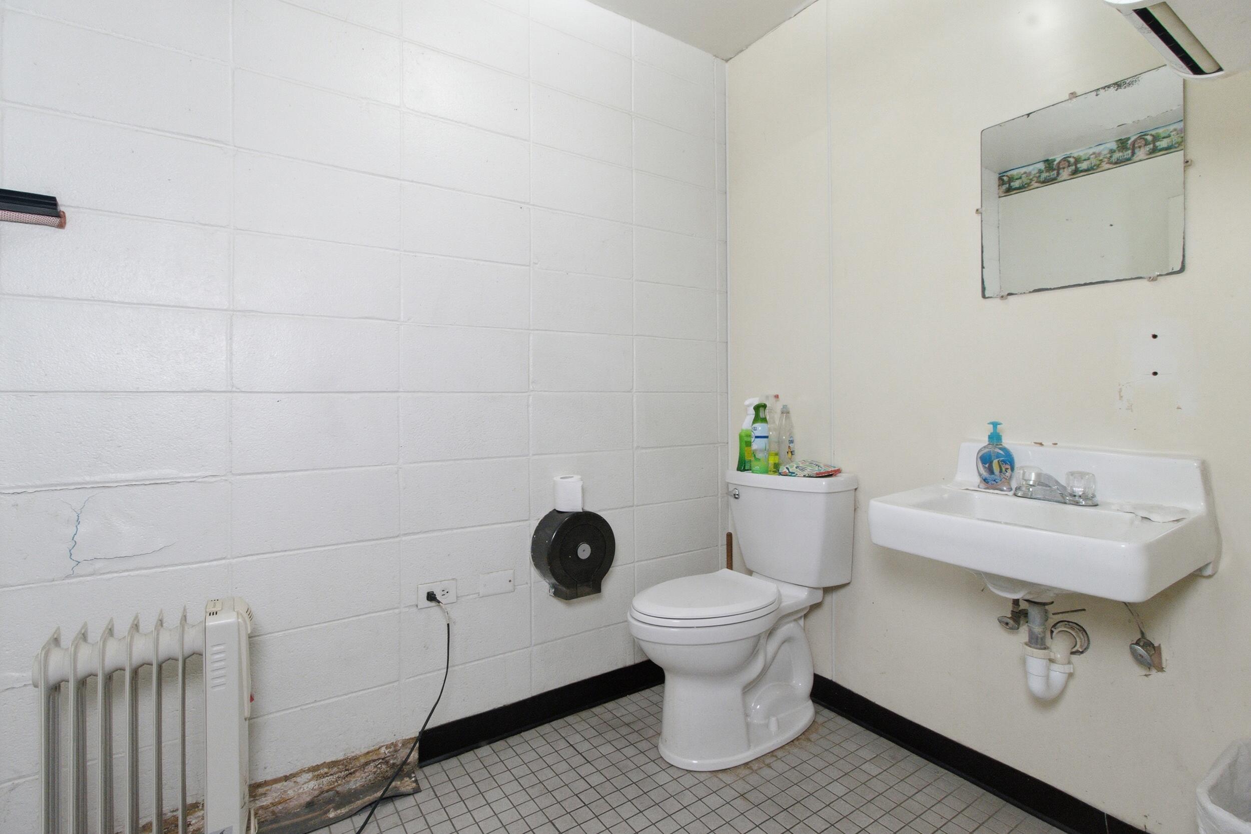 Photo 18 - Commercial Sale for sale – 1024 S Sam Houston Boulevard  Houston, MO