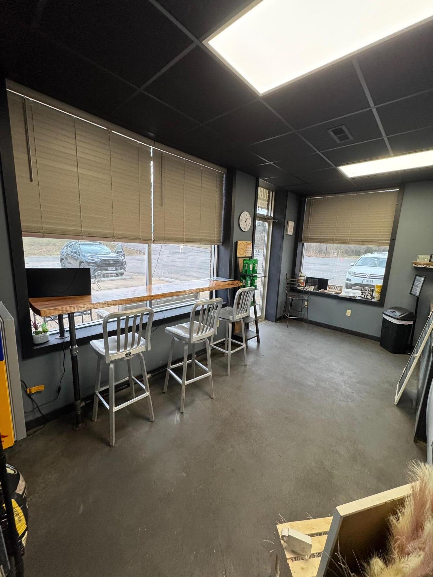 Photo 6 - Commercial Sale for sale – 21341  Us-160   Gainesville, MO