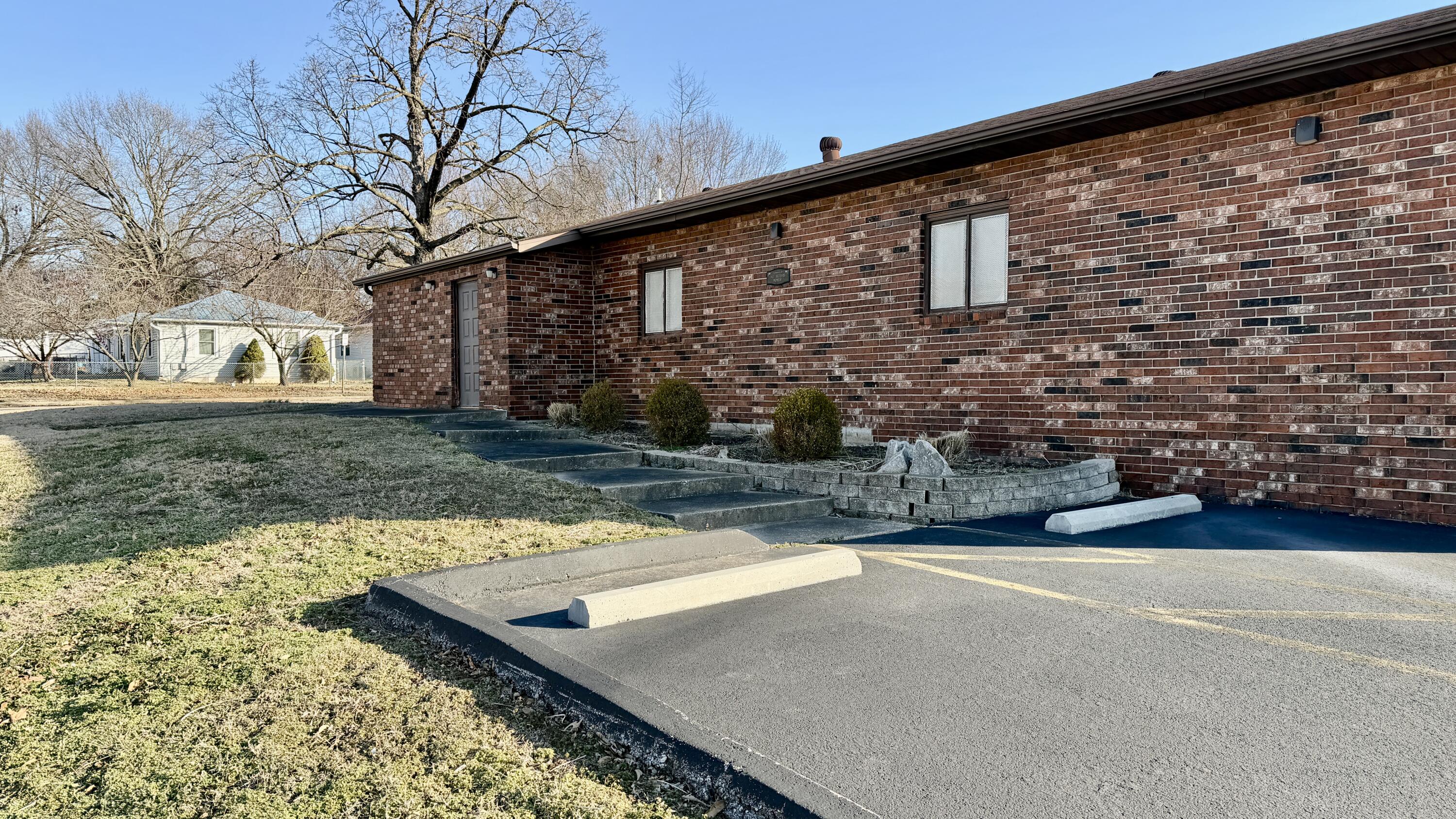 Photo 12 - Commercial Sale for sale – 534 W Catalpa Street  Springfield, MO