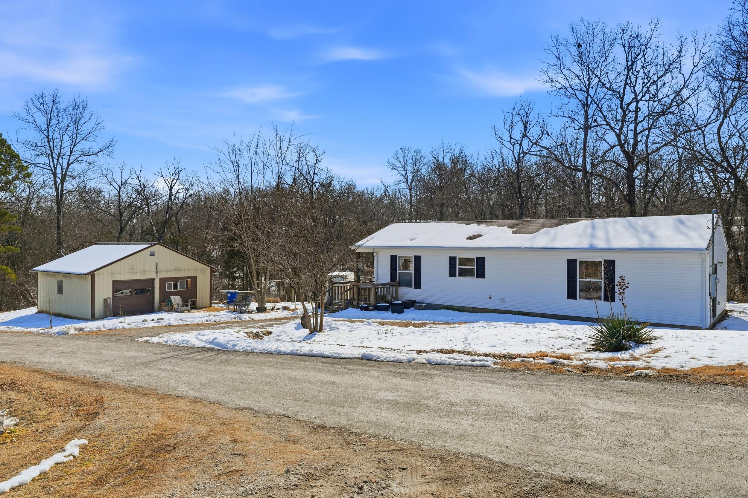 Photo 3 - Residential for sale – 206  Old Deadend Road  Taneyville, MO