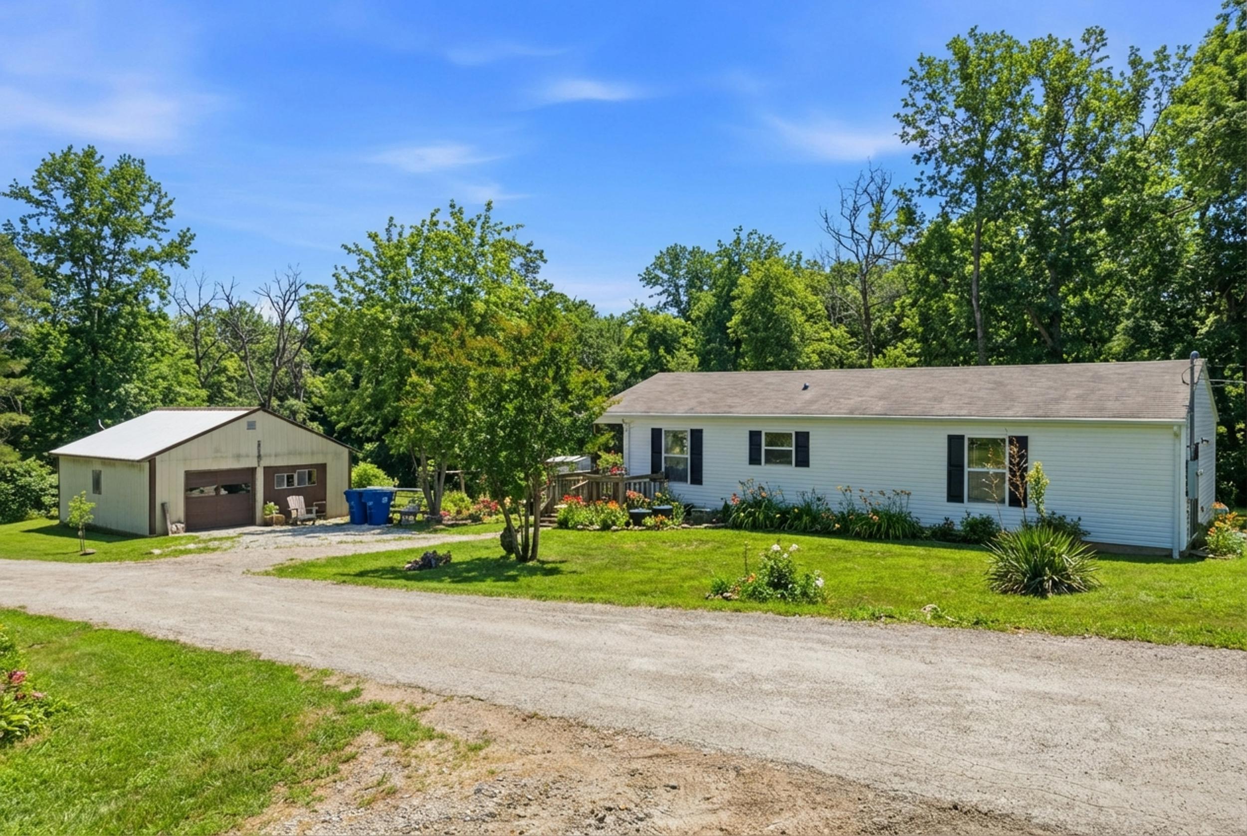 Photo 2 - Residential for sale – 206  Old Deadend Road  Taneyville, MO