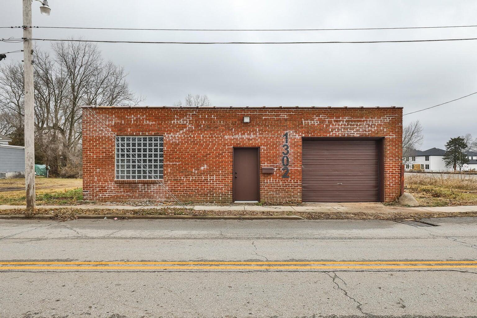 Commercial Lease for sale – 1302 E Blaine Street Springfield, MO