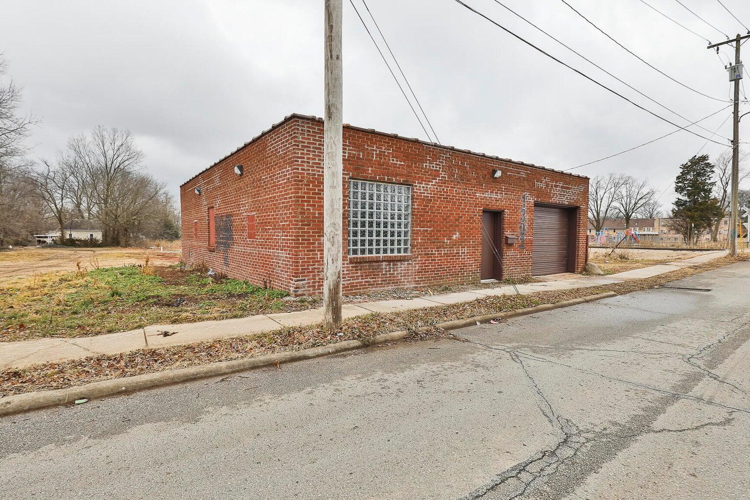 Photo 13 - Commercial Lease for sale – 1302 E Blaine Street  Springfield, MO