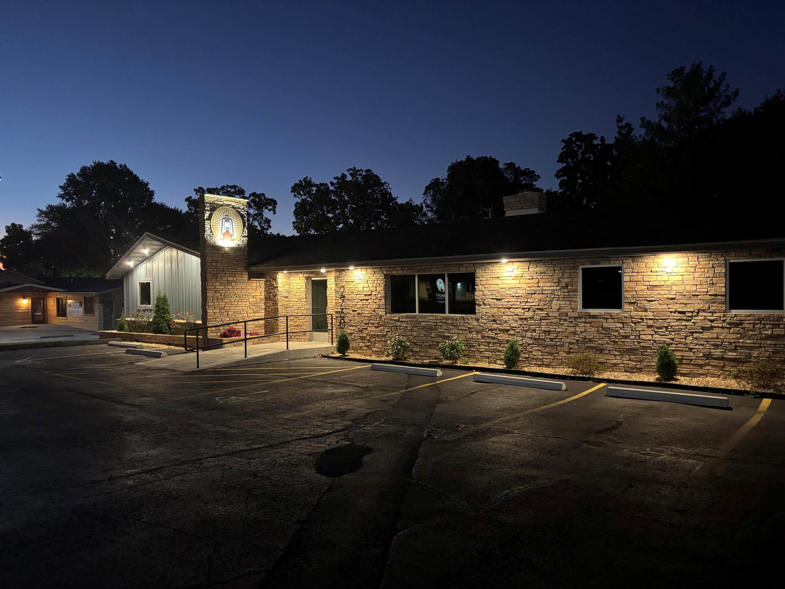 Photo 2 - Commercial Sale for sale – 2760 E Sunshine   Springfield, MO