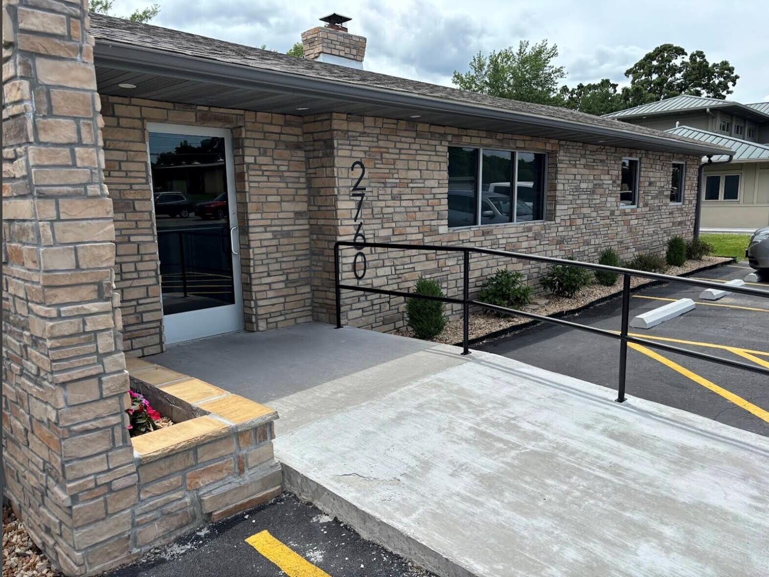 Photo 5 - Commercial Sale for sale – 2760 E Sunshine   Springfield, MO