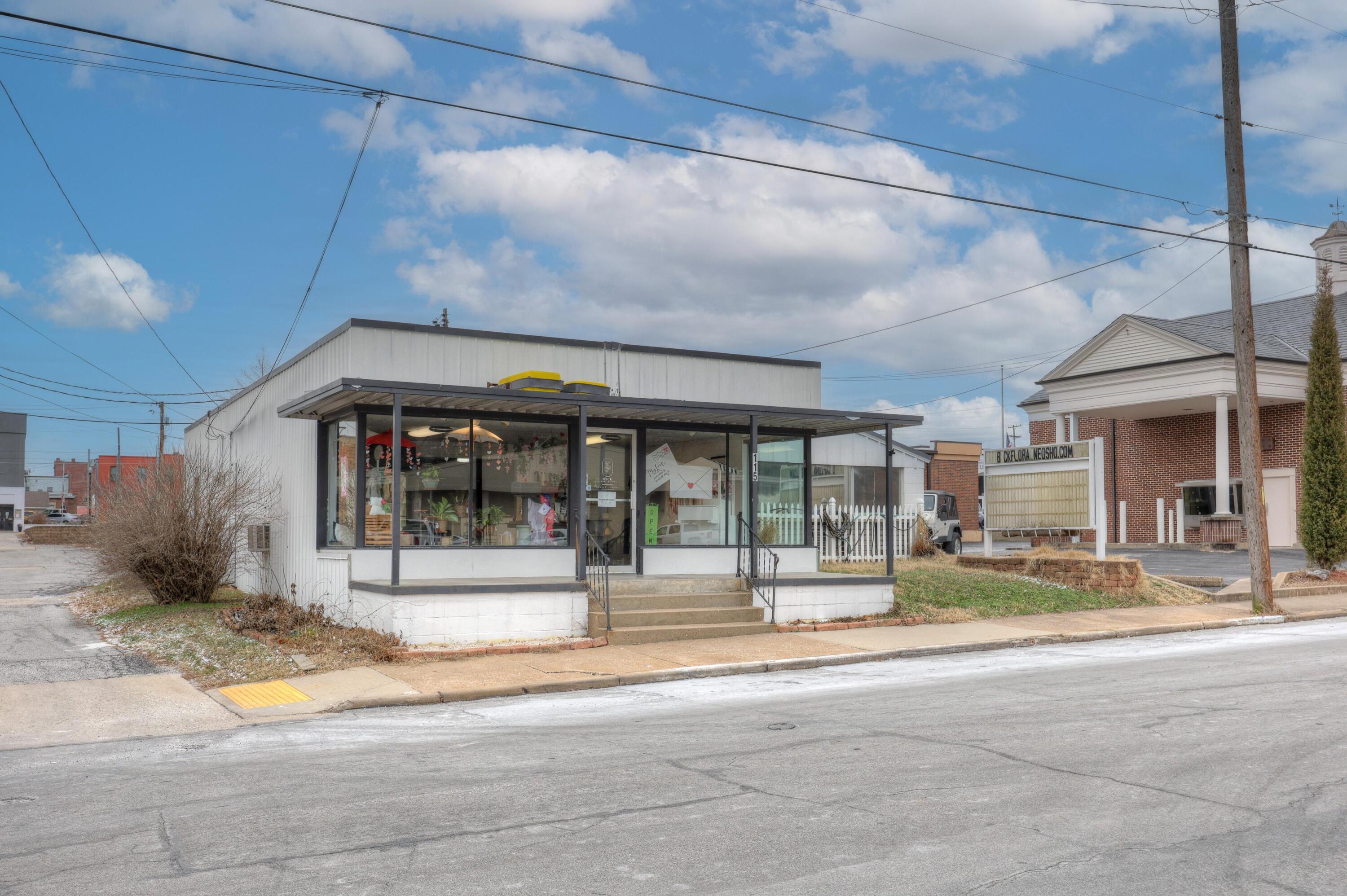 Photo 3 - Commercial Sale for sale – 115 N College Street  Neosho, MO