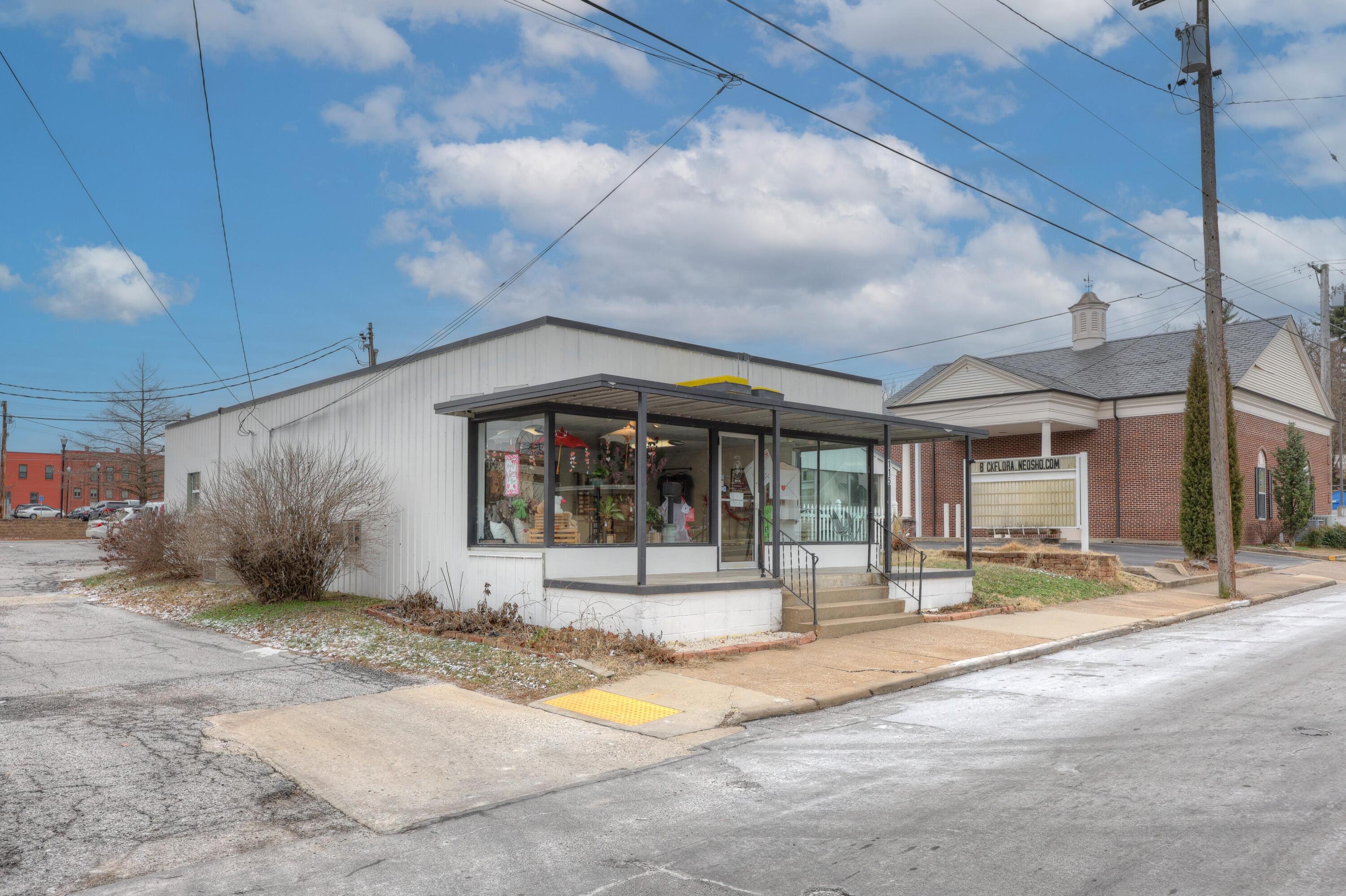 Photo 4 - Commercial Sale for sale – 115 N College Street  Neosho, MO