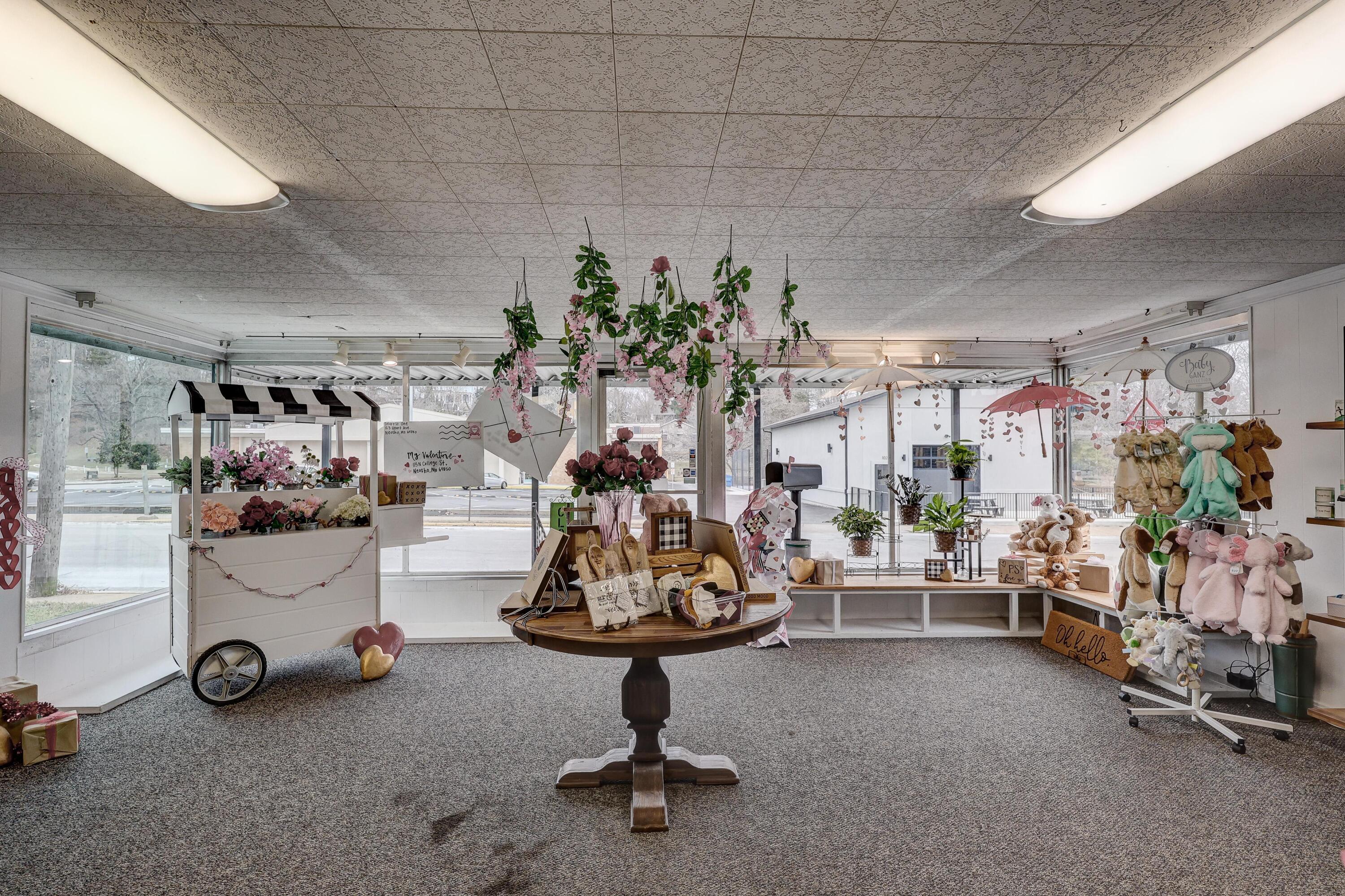 Photo 11 - Commercial Sale for sale – 115 N College Street  Neosho, MO