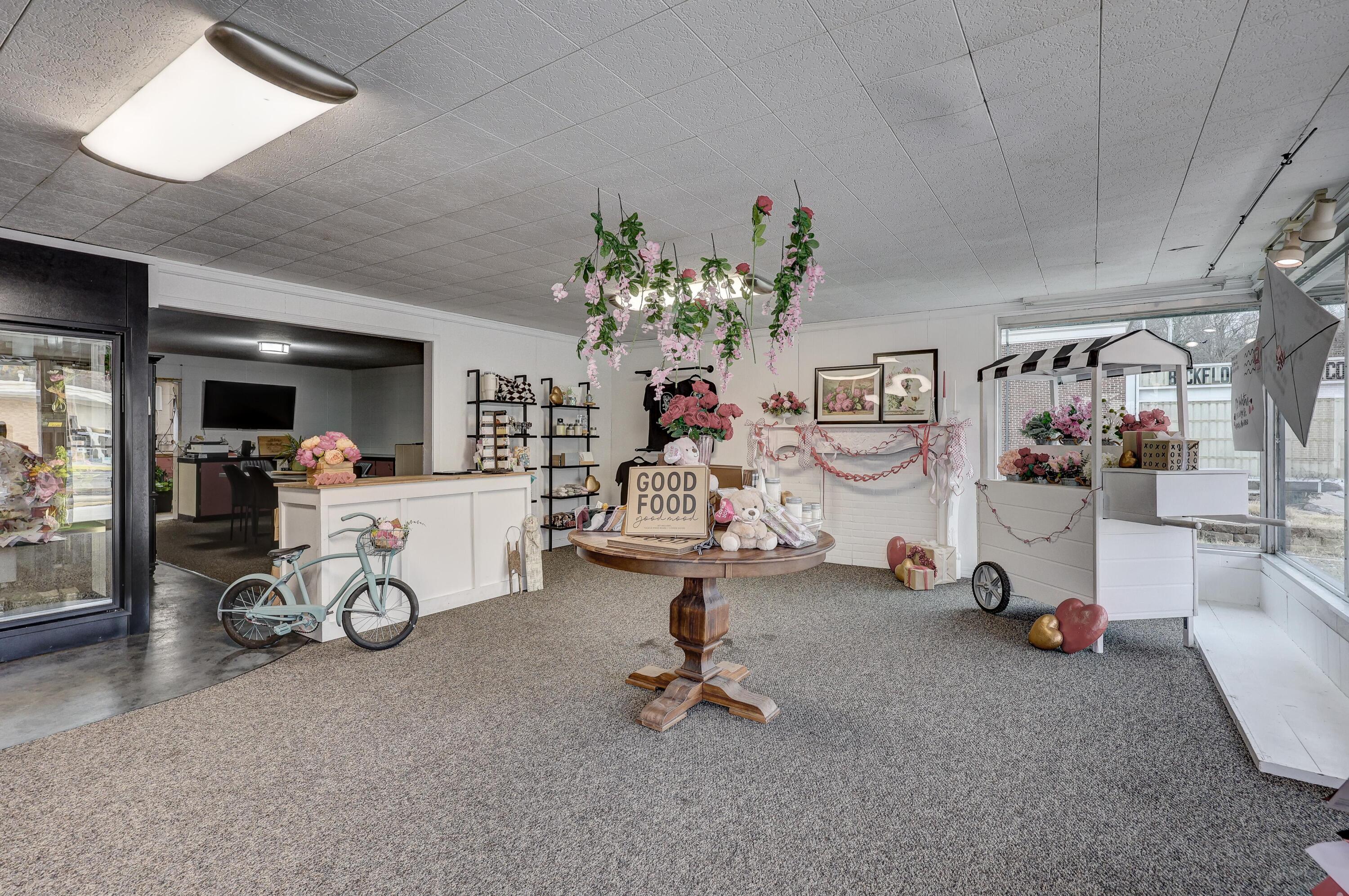 Photo 10 - Commercial Sale for sale – 115 N College Street  Neosho, MO