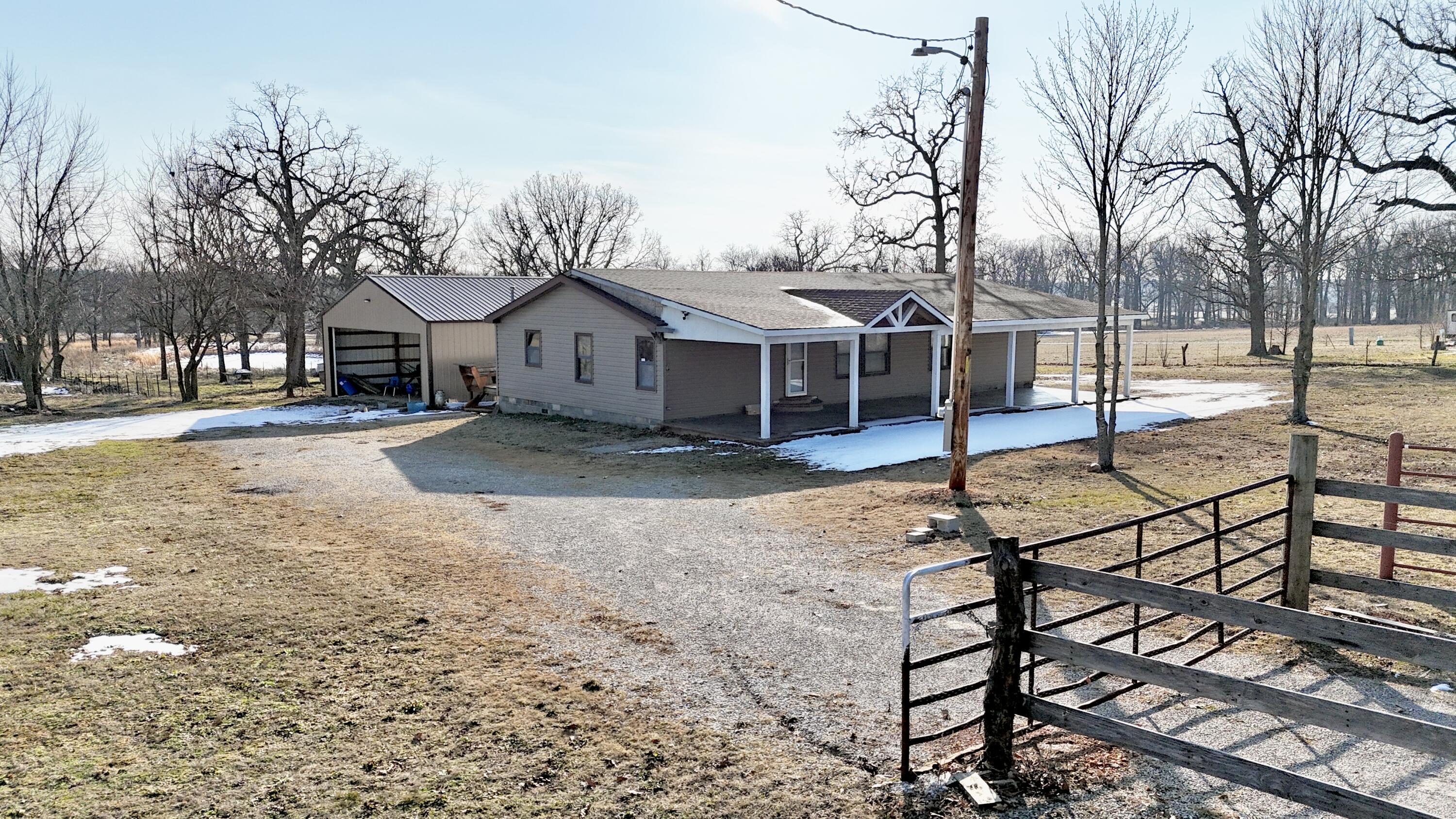 Photo 12 - Residential for sale – 10343  Farm Road 2000   Monett, MO