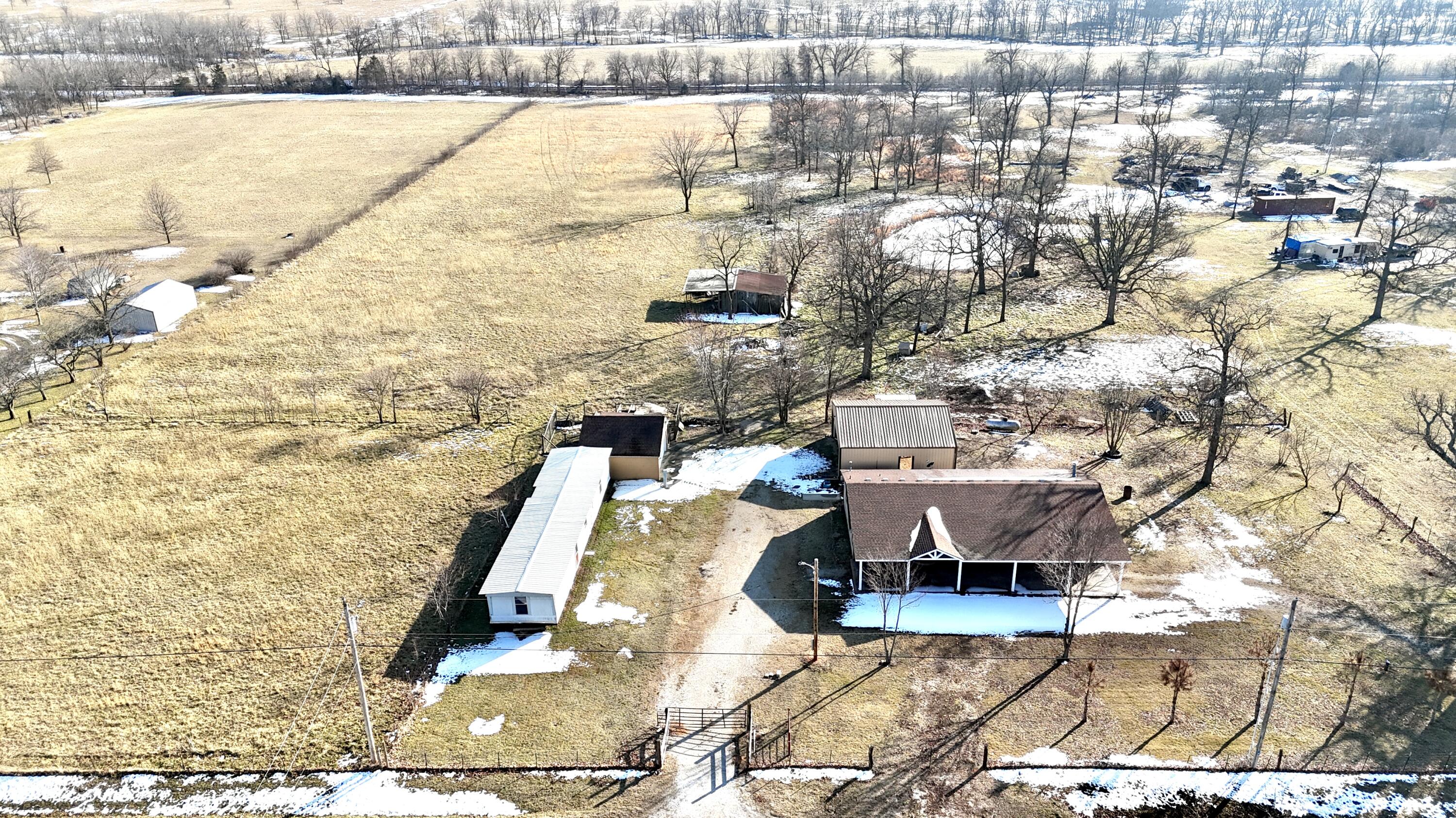 Residential for sale – 10343  Farm Road 2000   Monett, MO