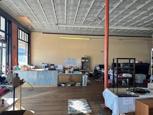 Photo 9 - Commercial Sale for sale – 27  Court Square   Alton, MO