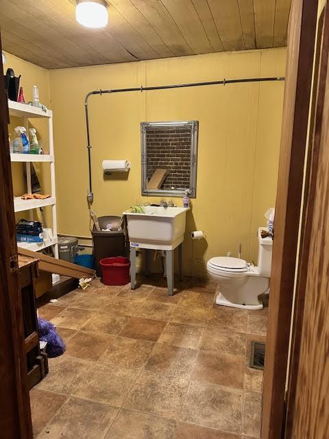 Photo 4 - Commercial Sale for sale – 27  Court Square   Alton, MO
