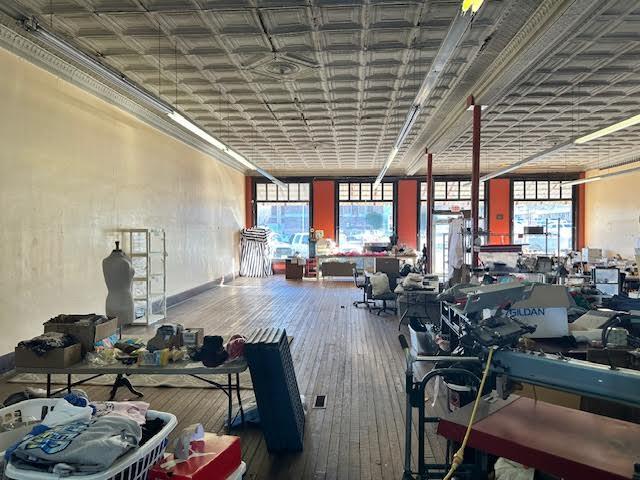 Photo 8 - Commercial Sale for sale – 27  Court Square   Alton, MO
