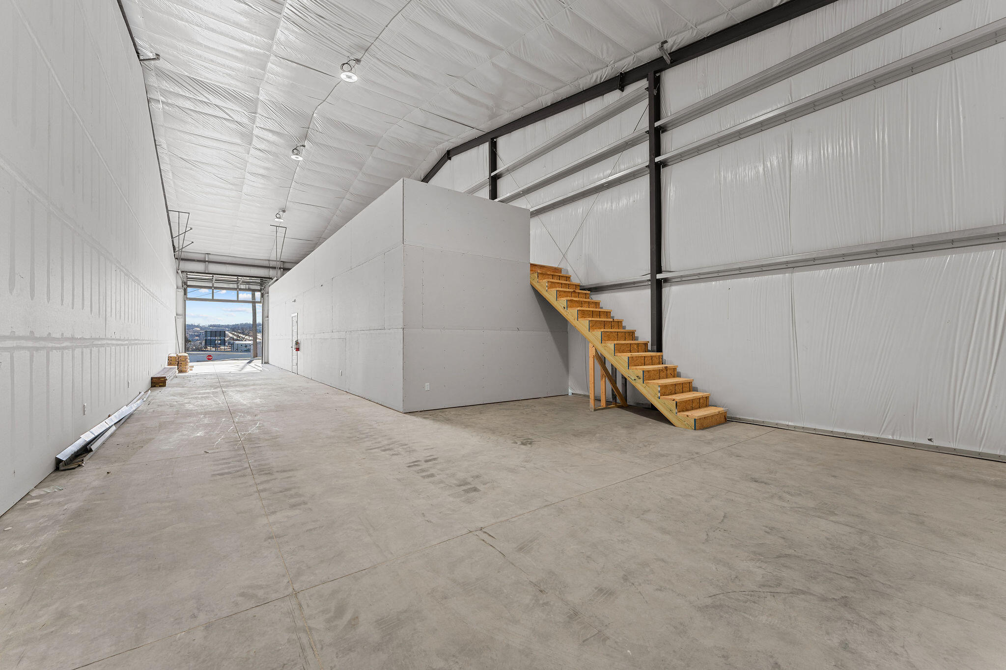 Photo 20 - Commercial Lease for sale – 201  Blue Sky Lane  Hollister, MO