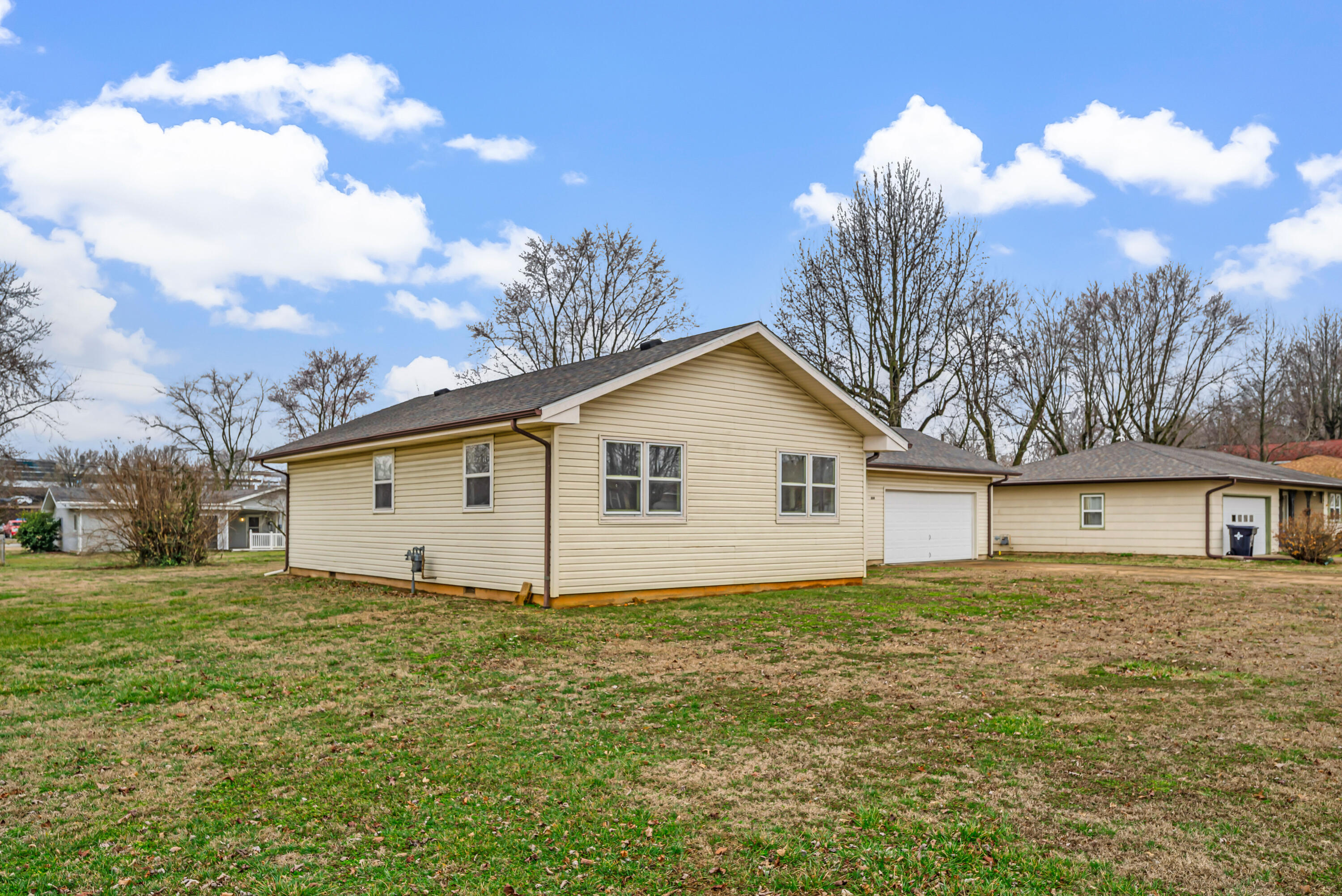 Photo 3 - Residential for sale – 1614  10th Street  West Plains, MO