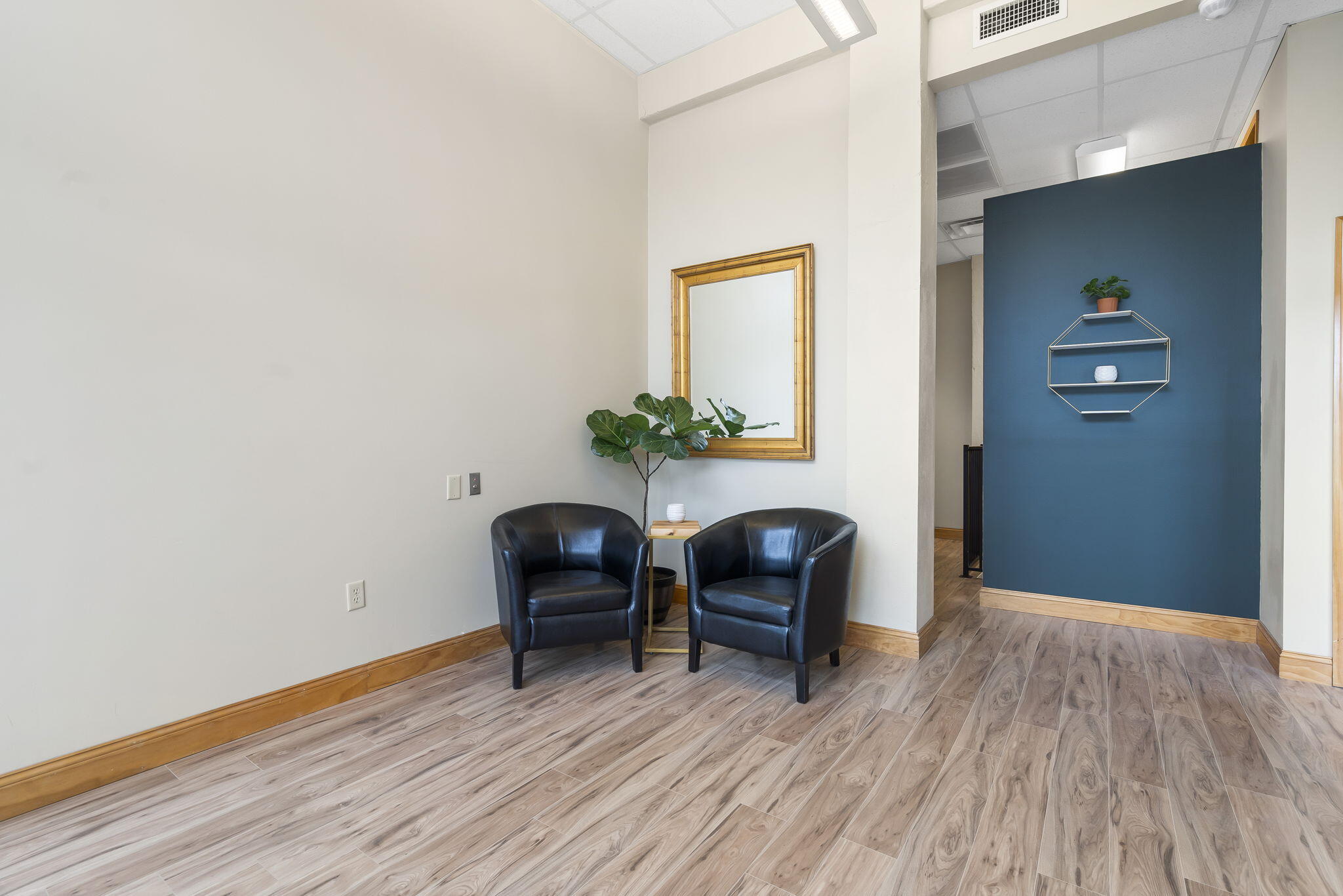 Photo 7 - Commercial Lease for sale – 324  Park Central   Springfield, MO