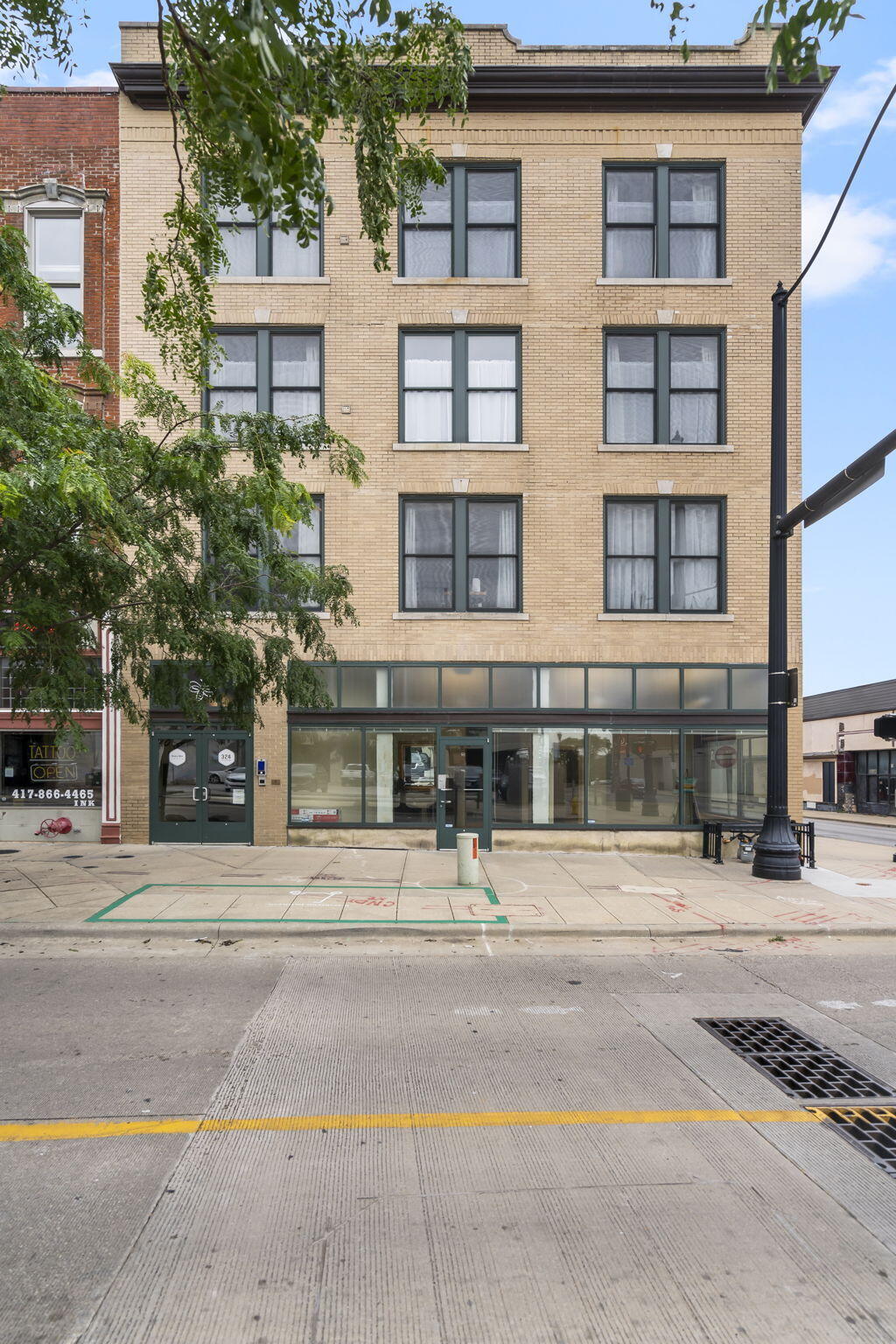 Photo 4 - Commercial Lease for sale – 324  Park Central   Springfield, MO