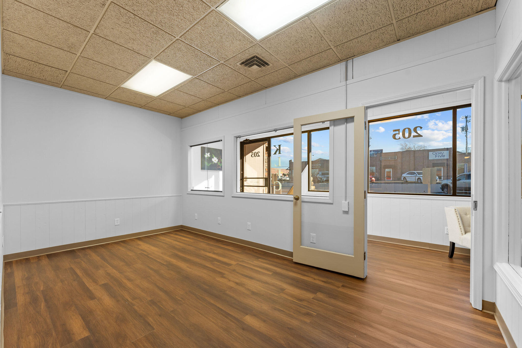 Photo 4 - Commercial Lease for sale – 205 W Atlantic Street  Branson, MO